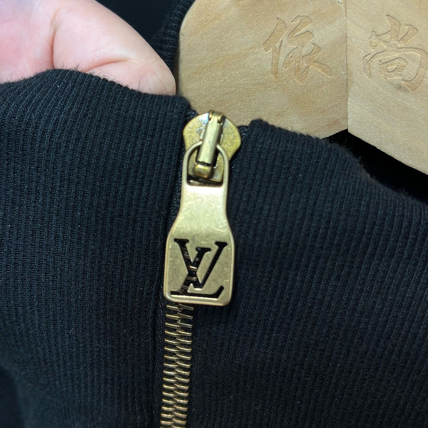 Louis Vuitton Louis Vuitton Logo Patch Zip-Up Jacket Size M Size US M / EU 48-50 / 2 - 6 Thumbnail