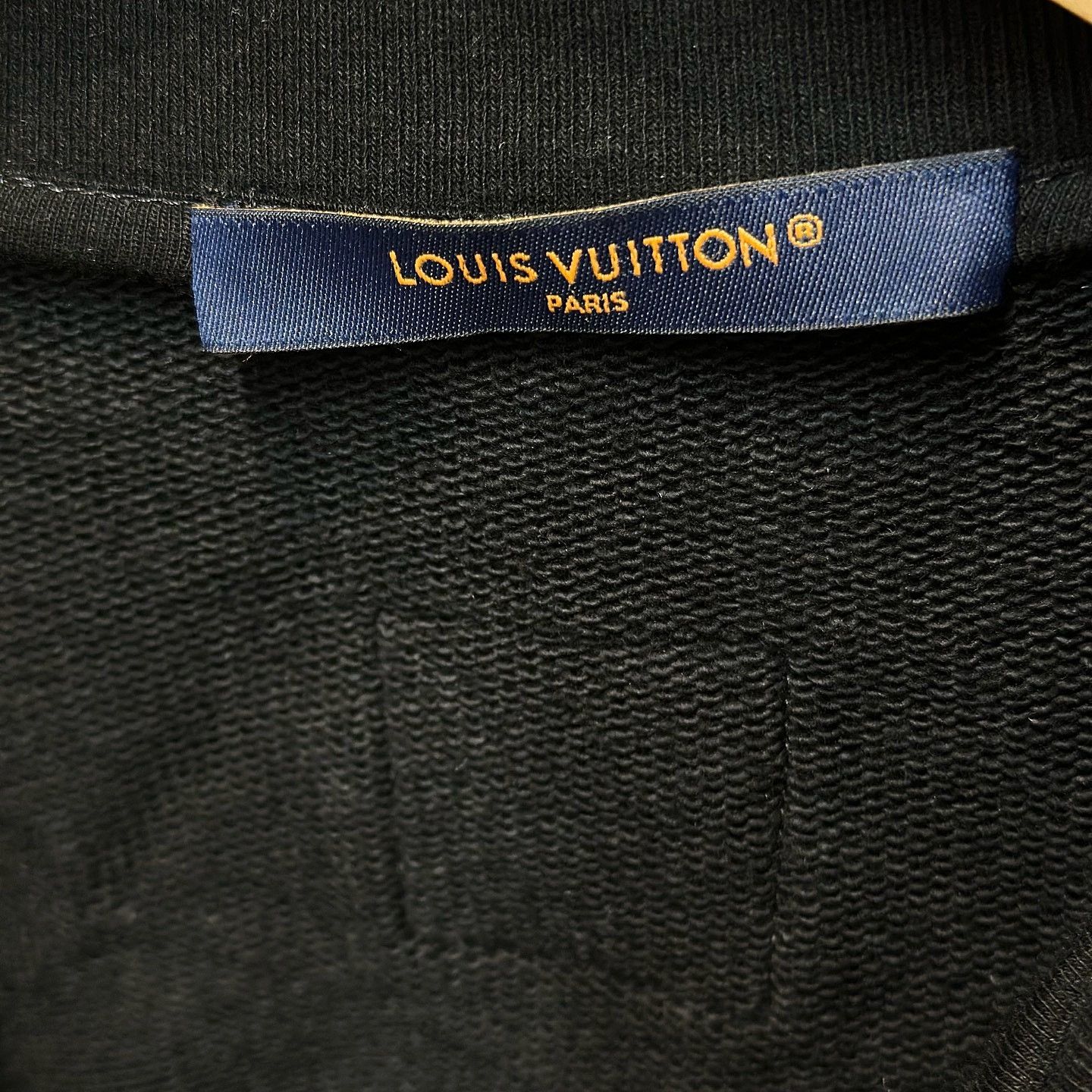 Louis Vuitton Louis Vuitton Logo Patch Zip-Up Jacket Size M Size US M / EU 48-50 / 2 - 3 Thumbnail