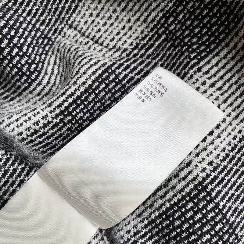 Louis Vuitton Louis Vuitton Plaid Knit Jacket Size S Size S / US 4 / IT 40 - 6 Thumbnail