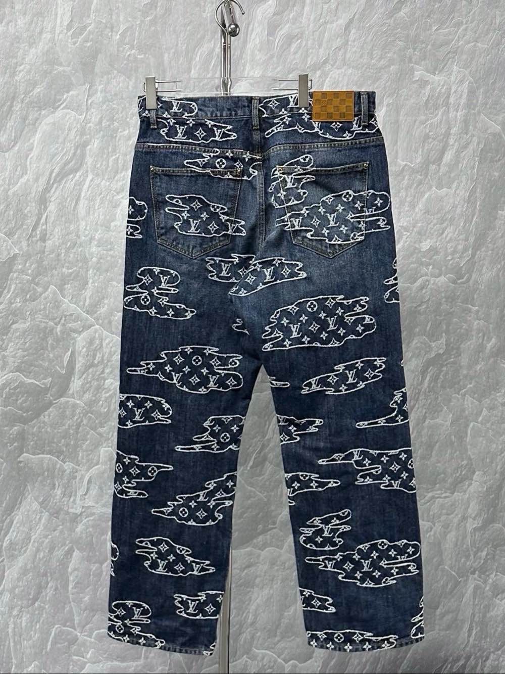 Louis Vuitton Louis Vuitton Cloud Monogram Denim Jeans Size 32 Size US 32 / EU 48 - 2 Thumbnail