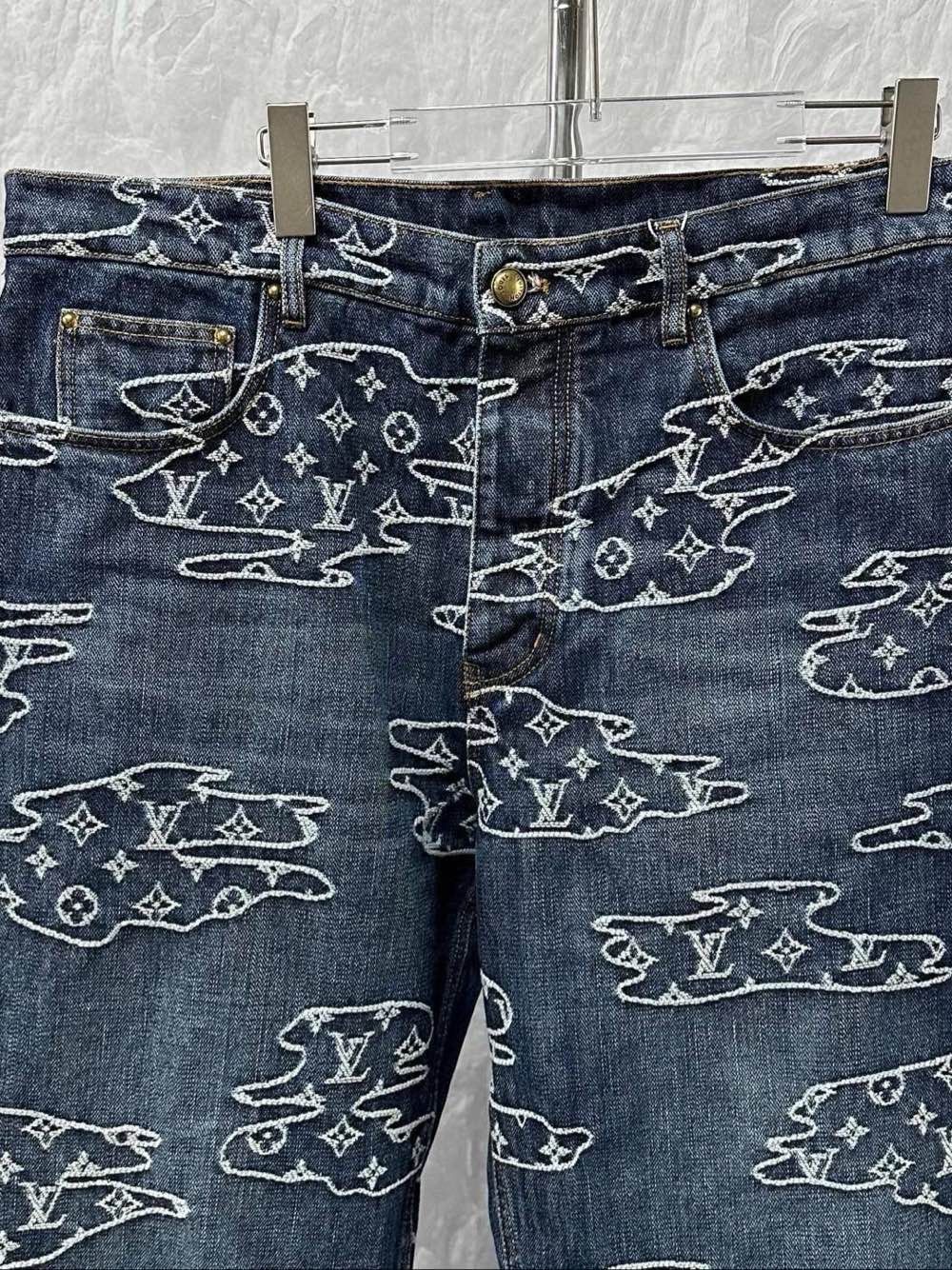 Louis Vuitton Louis Vuitton Cloud Monogram Denim Jeans Size 32 Size US 32 / EU 48 - 7 Thumbnail