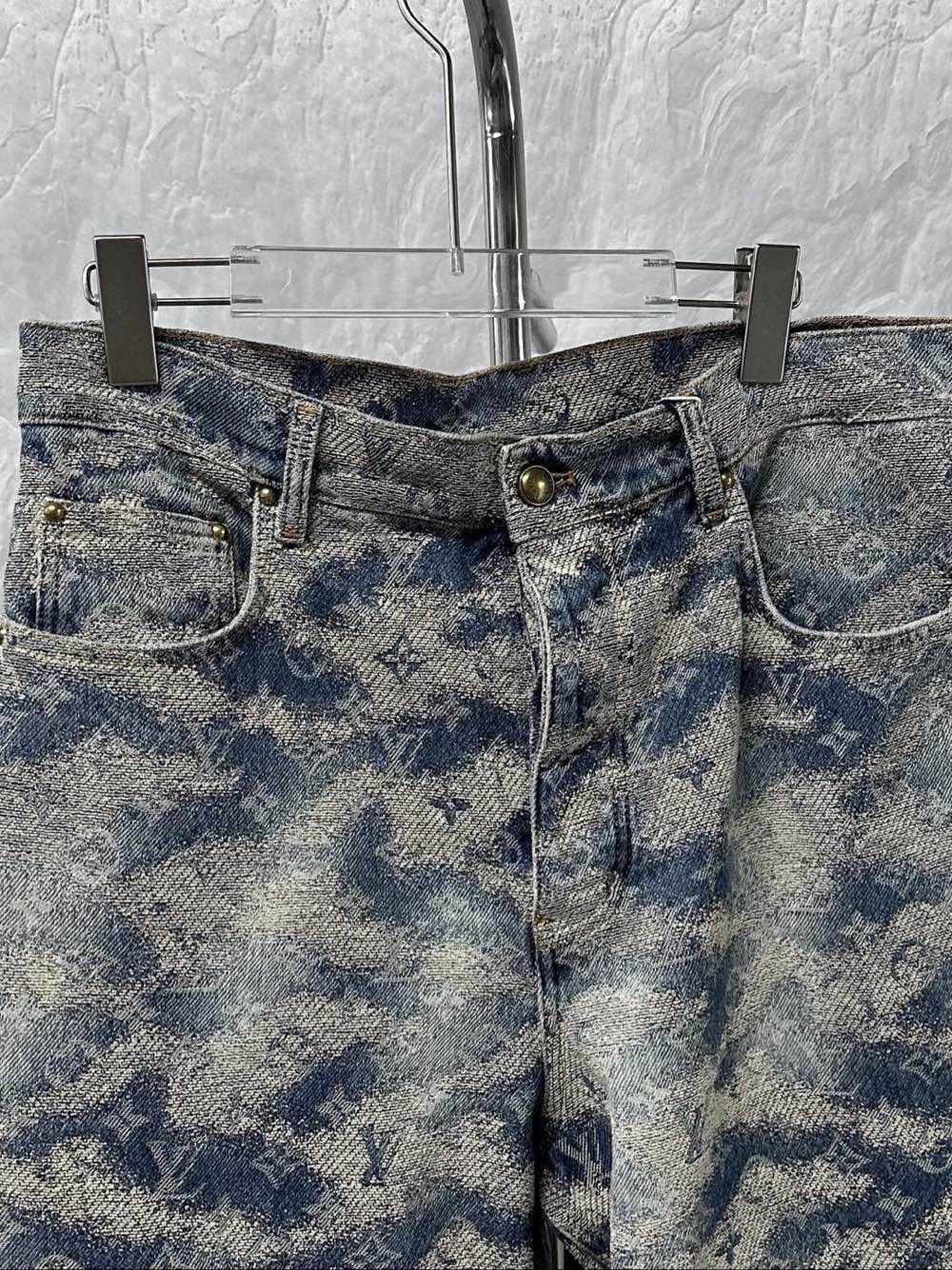 Louis Vuitton Louis Vuitton Monogram Denim Jeans Size 32 Size US 32 / EU 48 - 6 Thumbnail