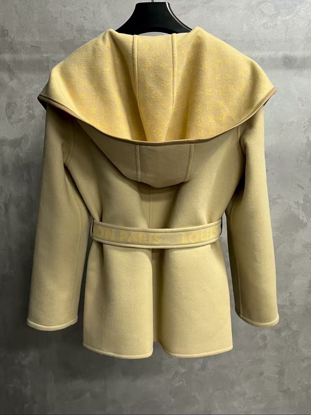 Louis Vuitton Louis Vuitton Monogram Hooded Coat Size 42 Size M / US 6-8 / IT 42-44 - 2 Thumbnail