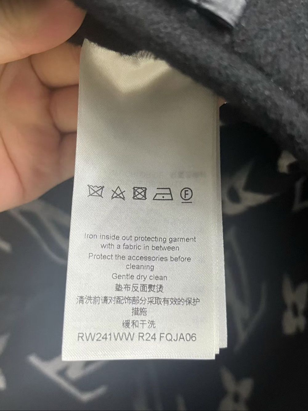 Louis Vuitton Louis Vuitton Monogram Hooded Bomber Jacket Size 36 Size XS / US 0-2 / IT 36-38 - 4 Thumbnail