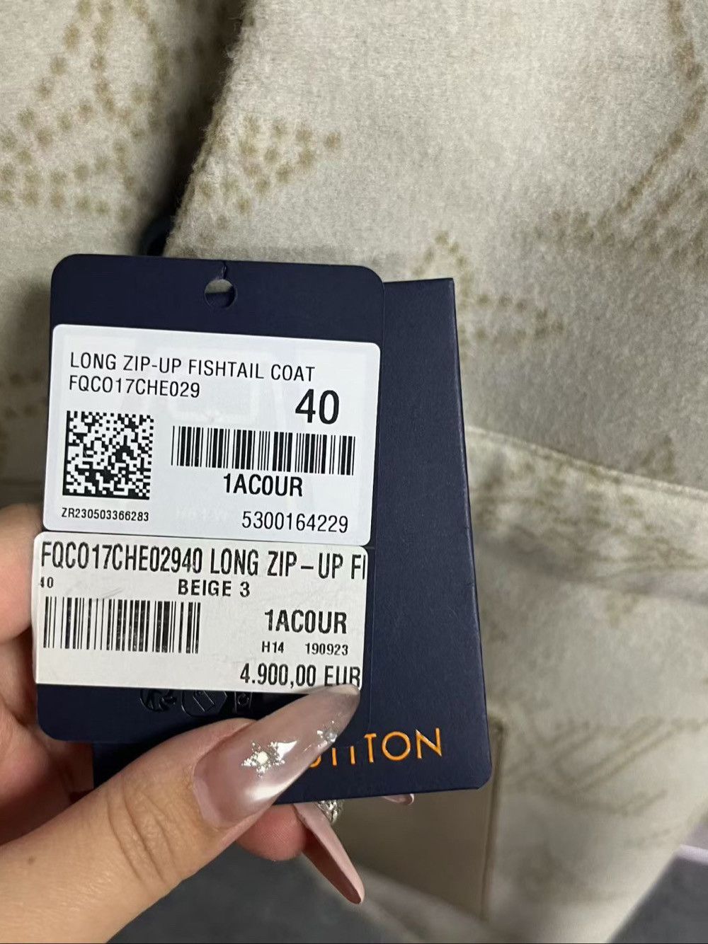 Louis Vuitton Louis Vuitton Monogram Long Zip-Up Fishtail Coat Size 40 Size S / US 4 / IT 40 - 4 Thumbnail