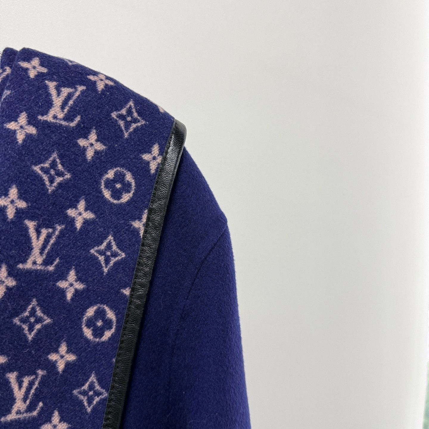 Louis Vuitton Louis Vuitton Monogram Belted Coat Size 40 Size S / US 4 / IT 40 - 5 Thumbnail
