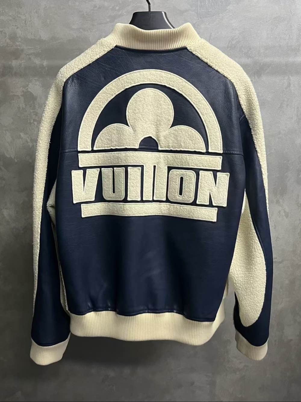 Louis Vuitton Louis Vuitton Logo Wool Blend Bomber Jacket Size 54 Size US L / EU 52-54 / 3 - 2 Thumbnail