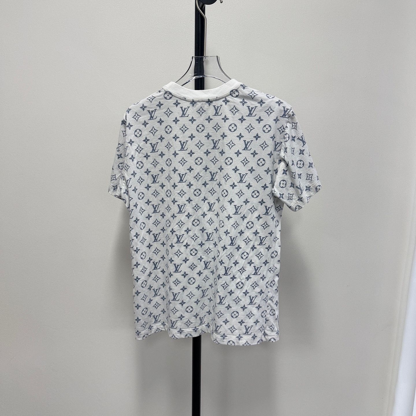 Louis Vuitton Louis Vuitton Monogram Print T-Shirt Size S Size S / US 4 / IT 40 - 2 Thumbnail
