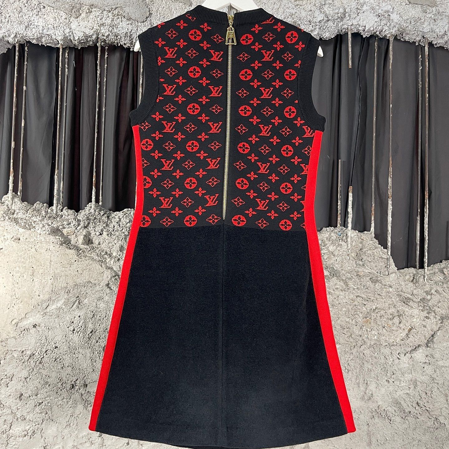Louis Vuitton Louis Vuitton Monogram Sleeveless Mini Dress XS Size XS / US 0-2 / IT 36-38 - 2 Thumbnail