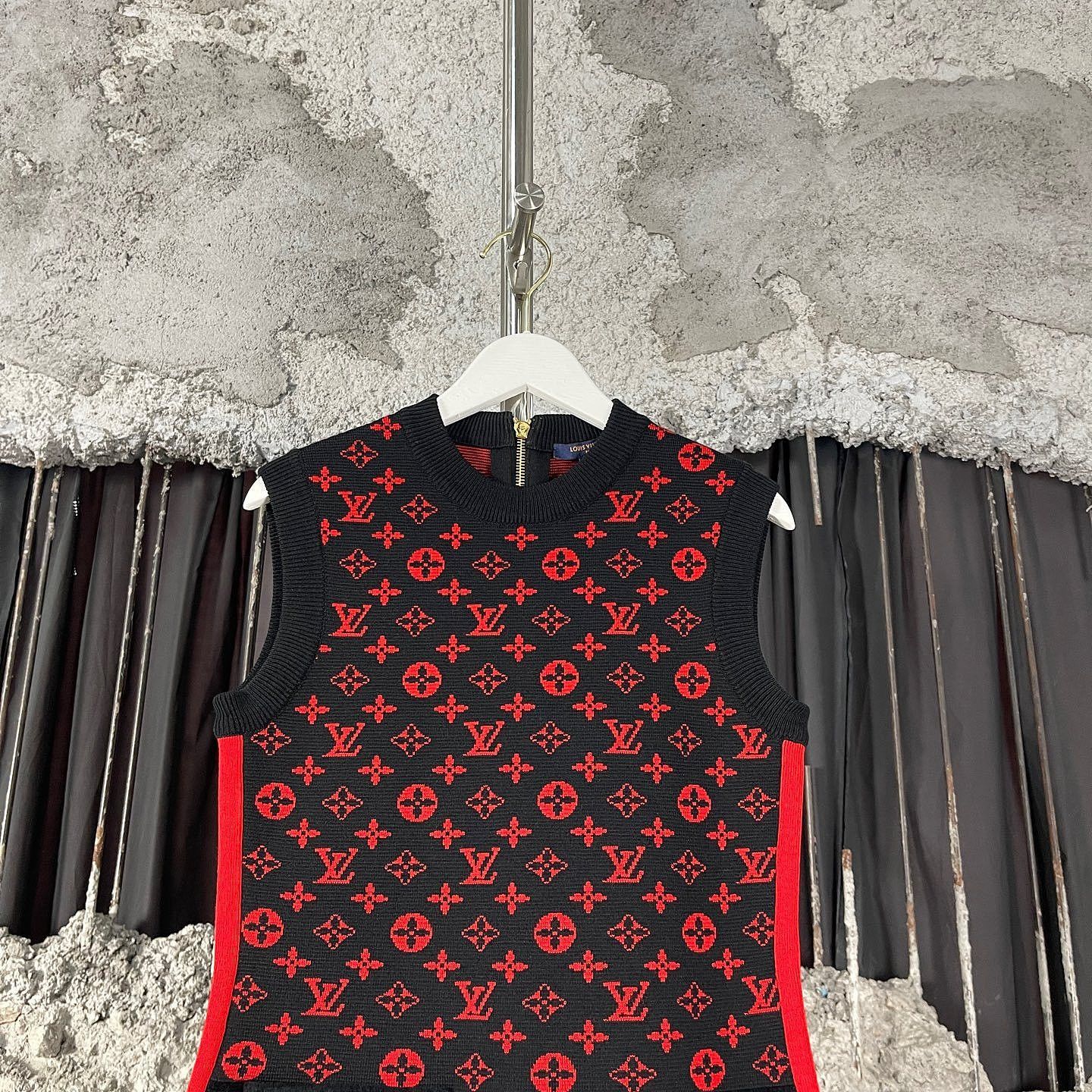 Louis Vuitton Louis Vuitton Monogram Sleeveless Mini Dress XS Size XS / US 0-2 / IT 36-38 - 6 Thumbnail