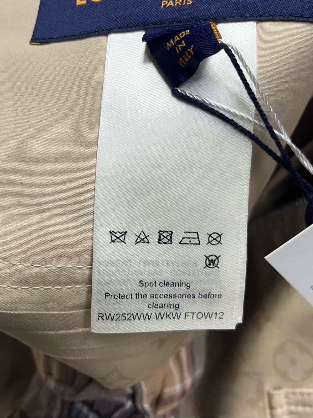 Louis Vuitton Louis Vuitton Monogram Hooded Parka Size 34 Size XS / US 0-2 / IT 36-38 - 4 Thumbnail