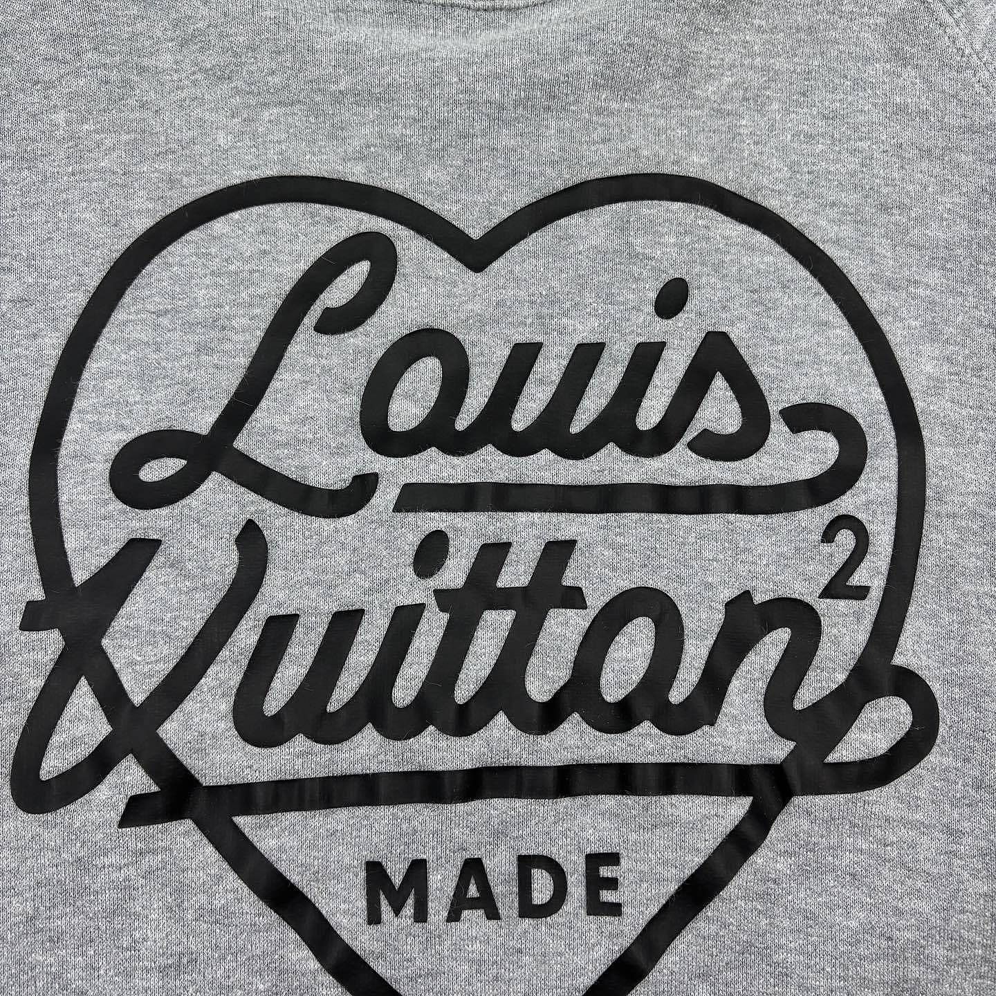 Louis Vuitton Louis Vuitton Heart Logo Sweatshirt Size L Size US L / EU 52-54 / 3 - 12 Thumbnail