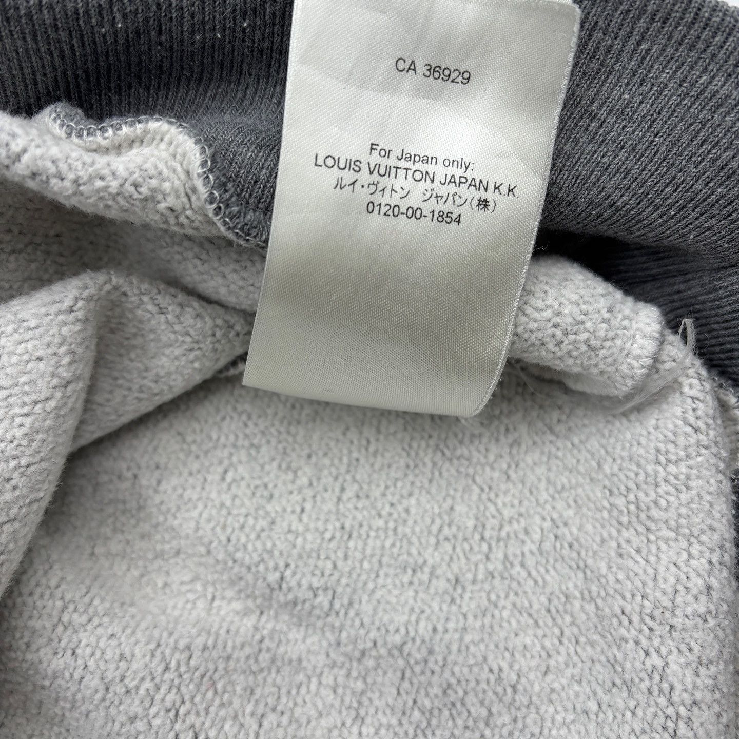 Louis Vuitton Louis Vuitton Heart Logo Sweatshirt Size L Size US L / EU 52-54 / 3 - 13 Thumbnail