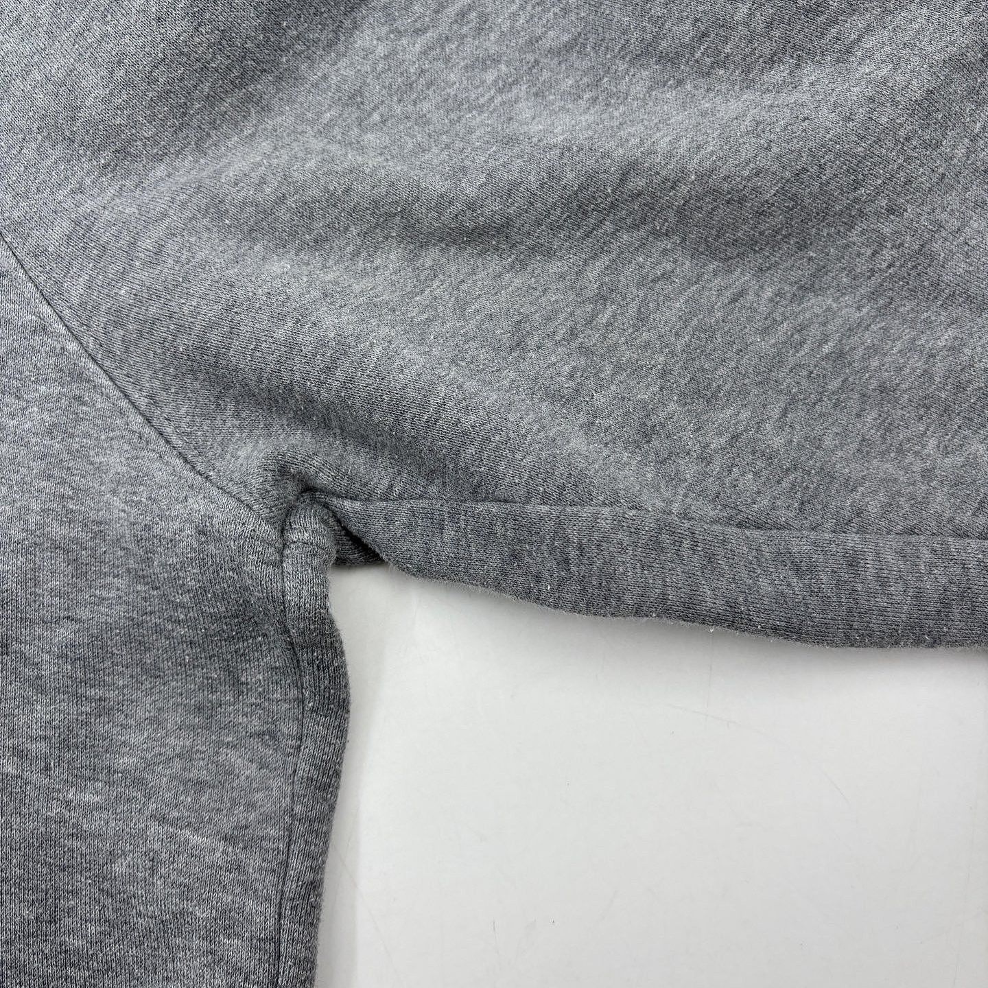 Louis Vuitton Louis Vuitton Heart Logo Sweatshirt Size L Size US L / EU 52-54 / 3 - 11 Thumbnail