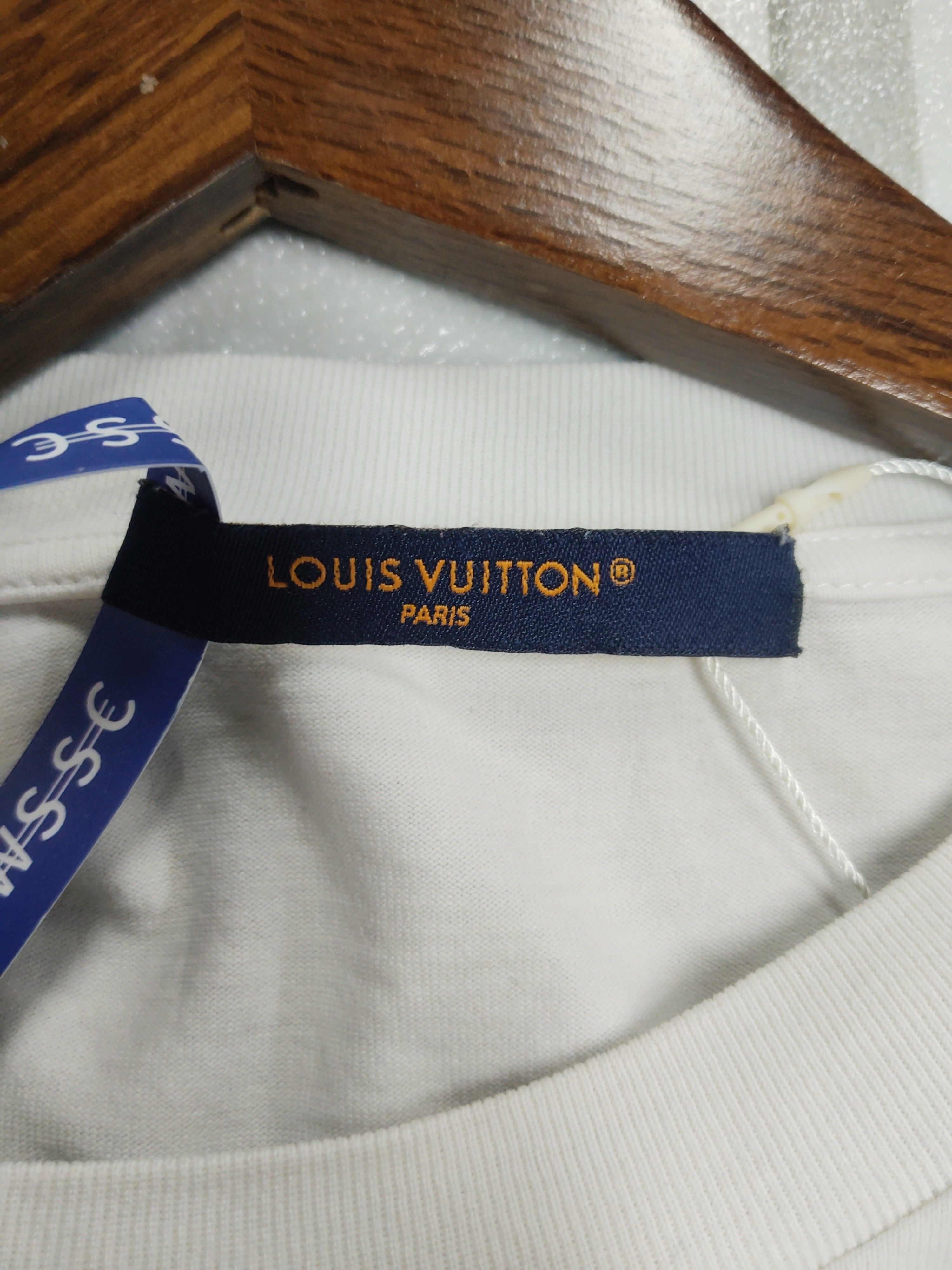 Louis Vuitton Louis Vuitton Seashell Graphic T-Shirt Size M Size US M / EU 48-50 / 2 - 3 Thumbnail