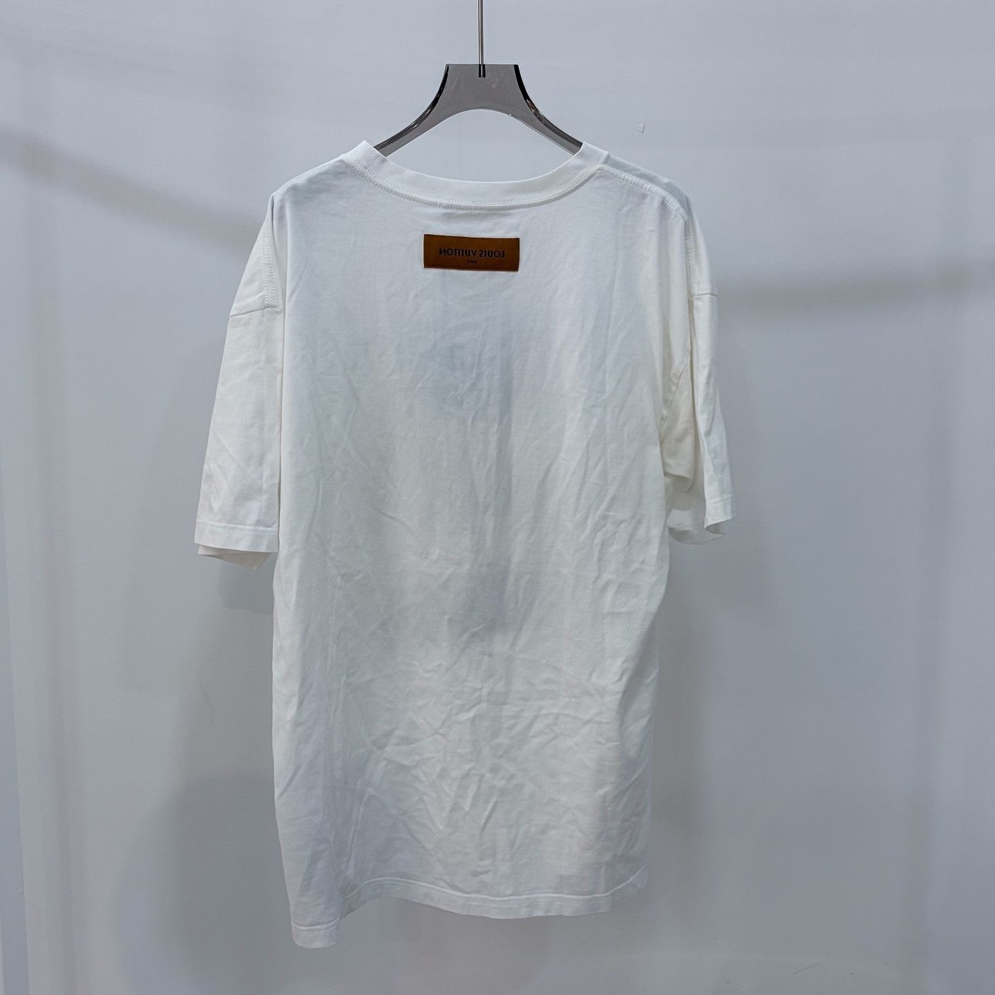 Louis Vuitton Louis Vuitton Bedroom Graphic T-Shirt Size XL Size US XL / EU 56 / 4 - 2 Thumbnail