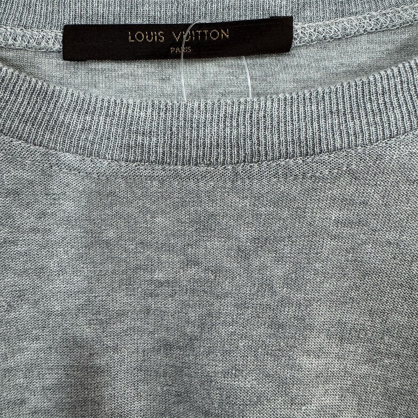 Louis Vuitton Louis Vuitton Graphic Logo T-Shirt Size XL Size US XL / EU 56 / 4 - 3 Thumbnail