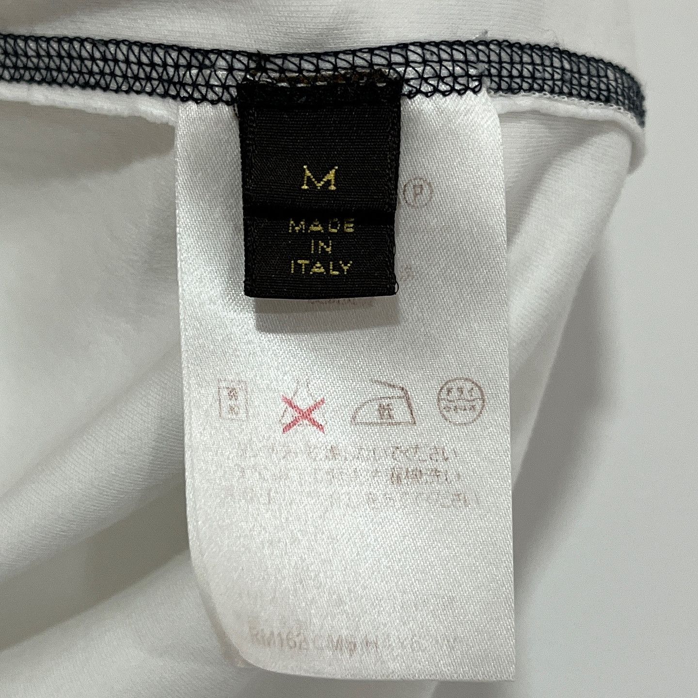 Louis Vuitton Louis Vuitton Logo Patch Long Sleeve T-Shirt Size M Size US M / EU 48-50 / 2 - 4 Thumbnail