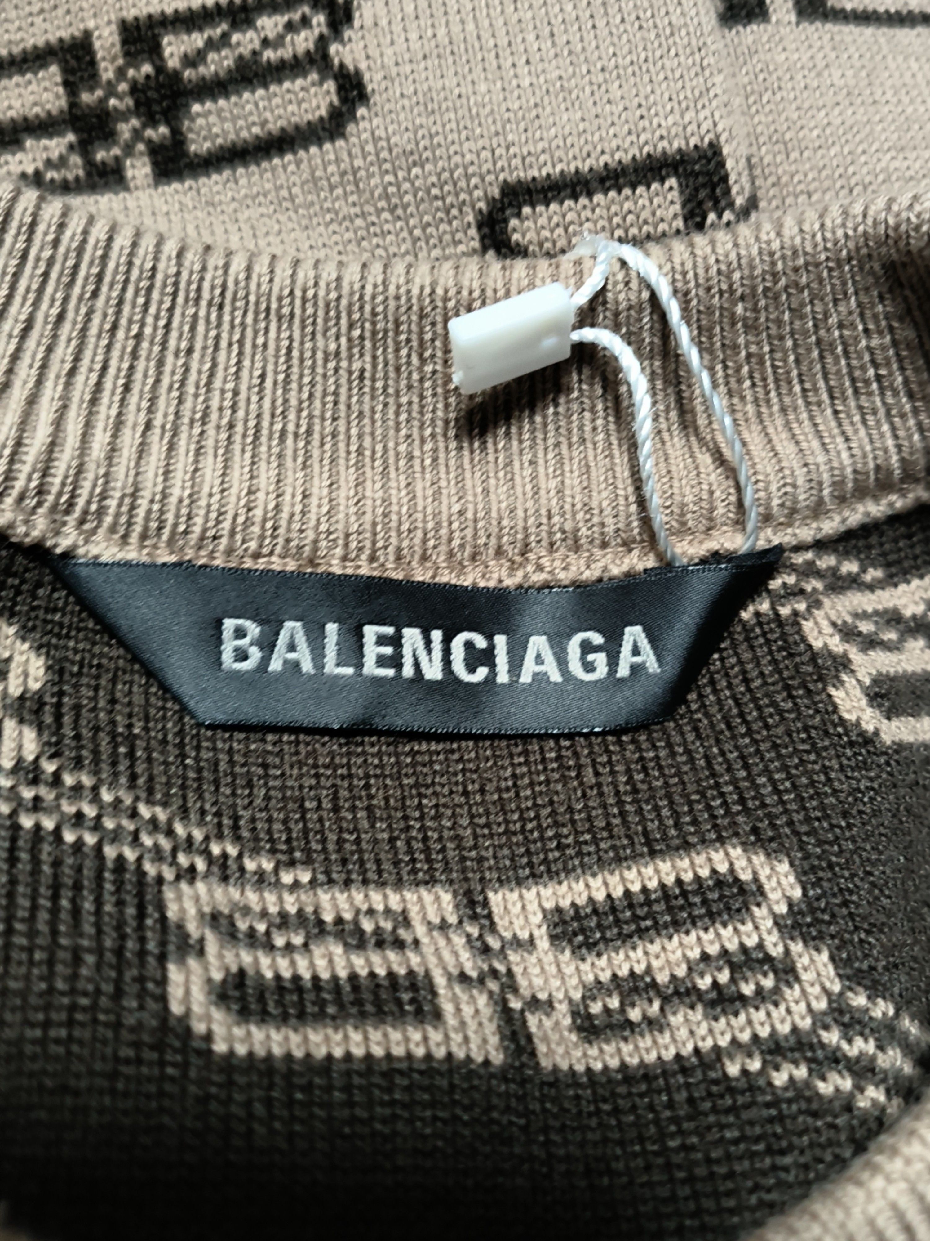 Balenciaga Balenciaga All-over Logo Sweater Size M Size US M / EU 48-50 / 2 - 3 Thumbnail