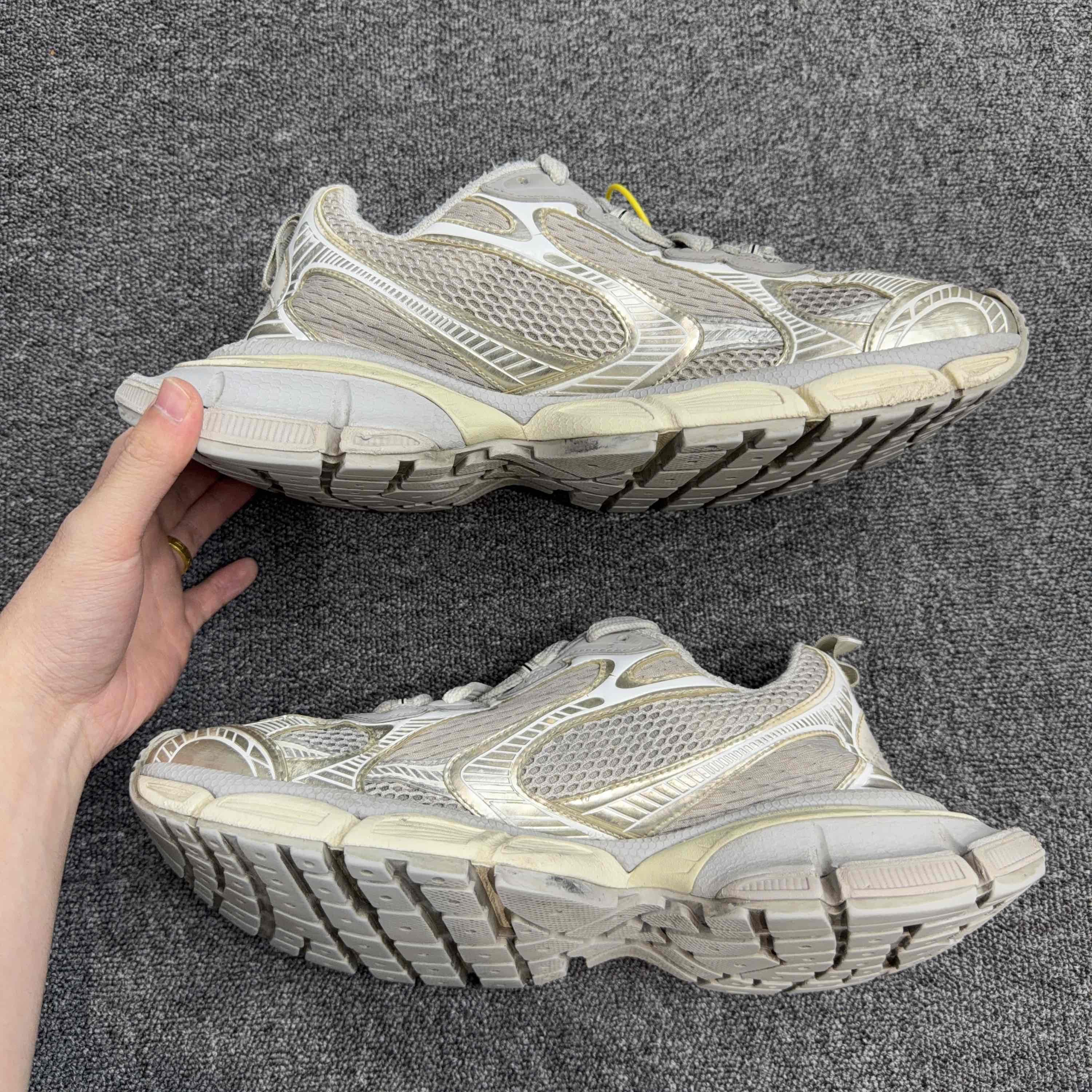 Balenciaga Balenciaga Beige 3XL Sneakers Size US 9 / EU 42 Size US 9 / EU 42 - 7 Thumbnail