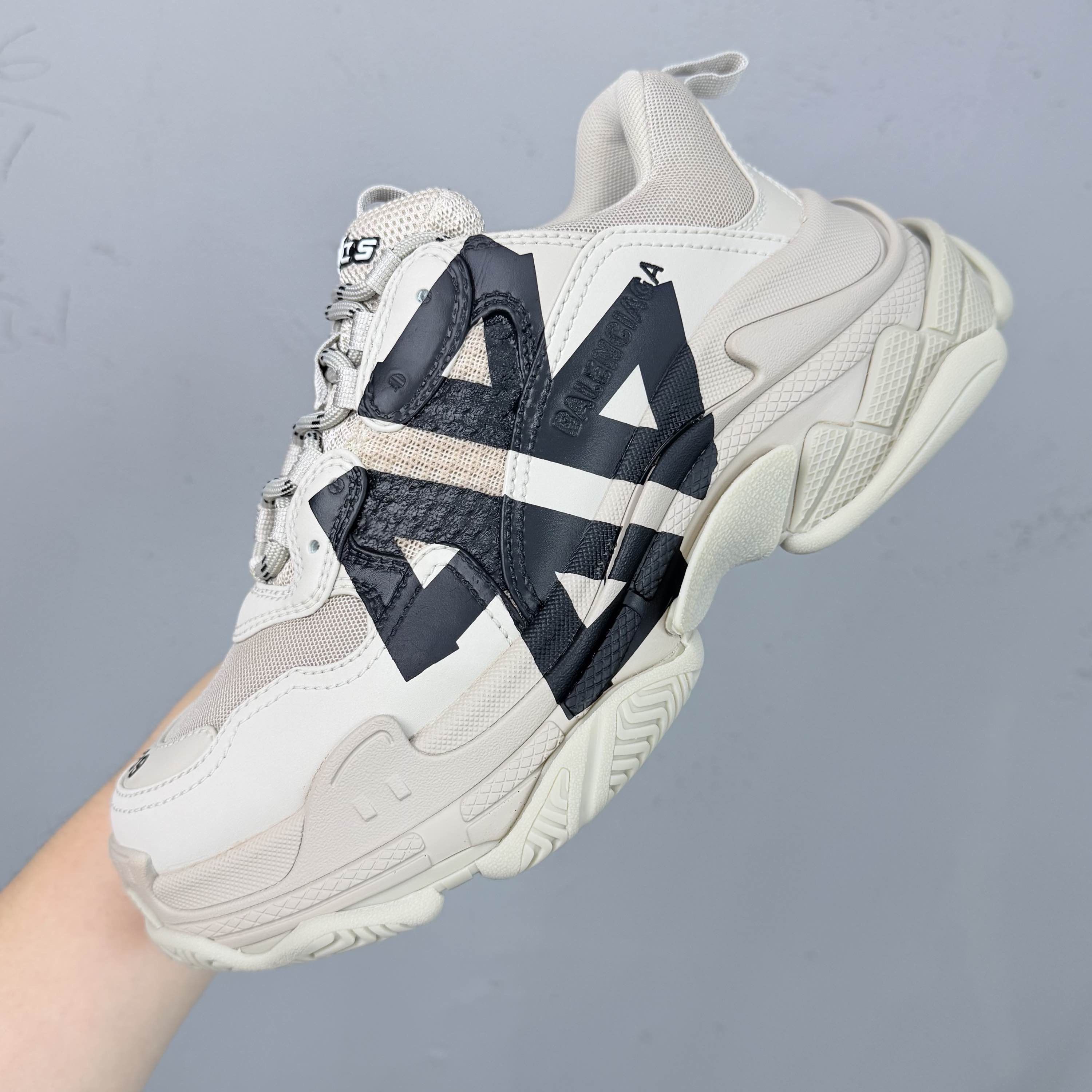 Balenciaga Balenciaga Triple S Beige Sneakers Size 39 Size US 6 / EU 39 - 13 Thumbnail