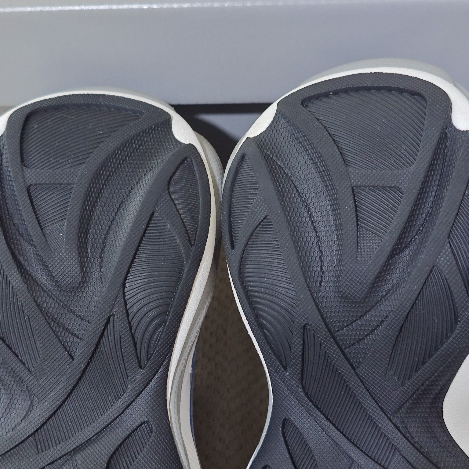 Balenciaga Balenciaga Jet Low-Top Sneakers US 8 / EU 41 Size US 8 / EU 41 - 10 Thumbnail