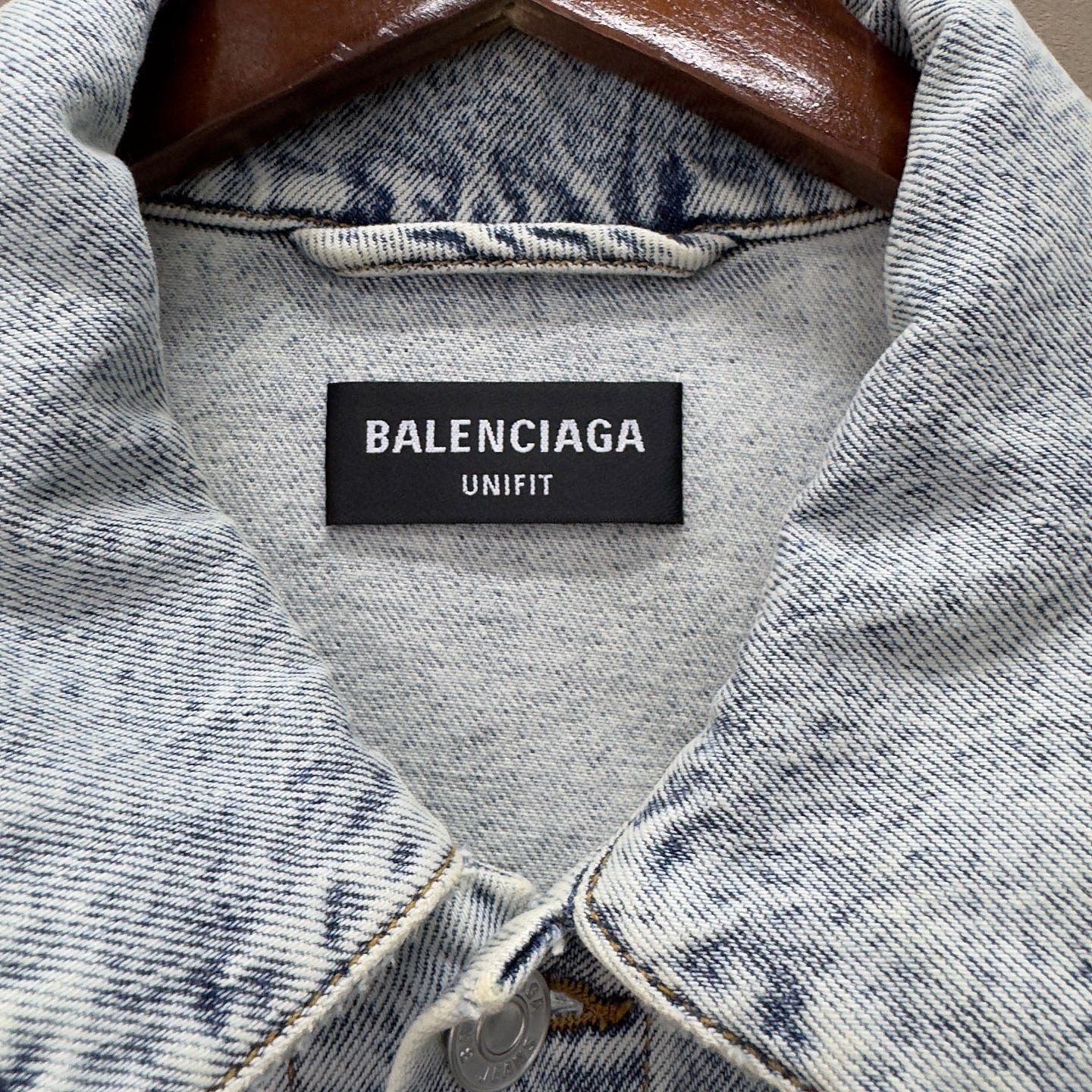 Balenciaga Balenciaga UNIFIT Denim Jacket Size L Size US L / EU 52-54 / 3 - 3 Thumbnail