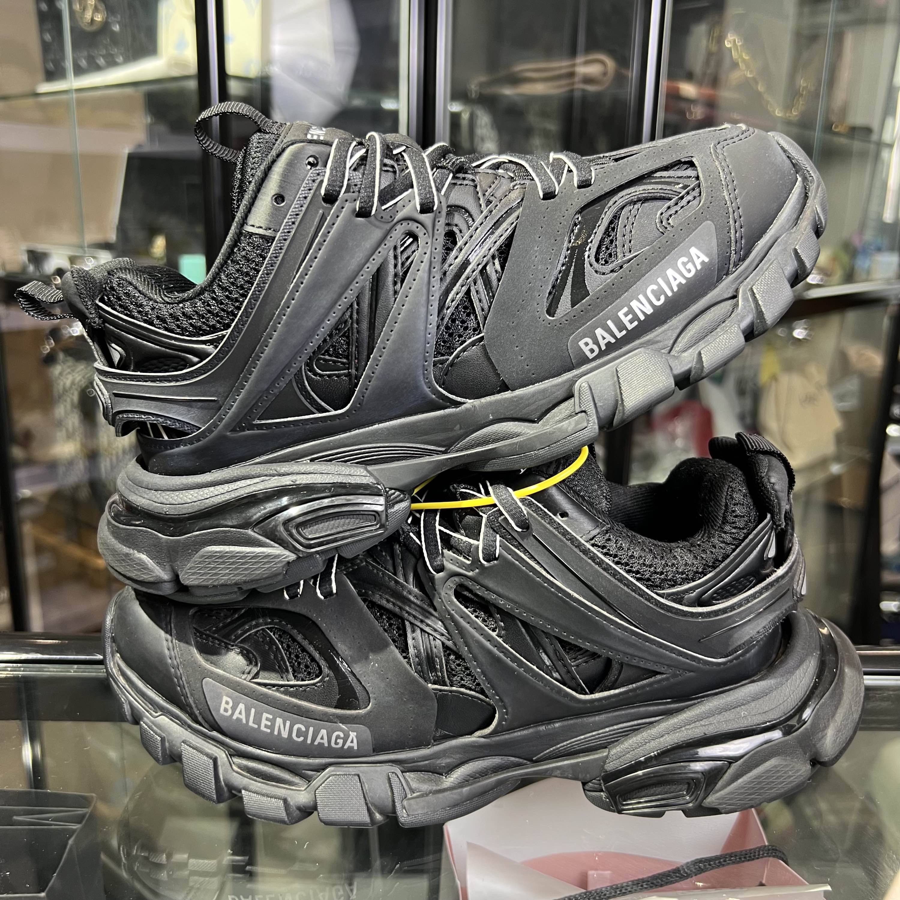 Balenciaga Balenciaga Track Low-Top Sneakers Size 36 Size US 6 / IT 36 - 8 Thumbnail