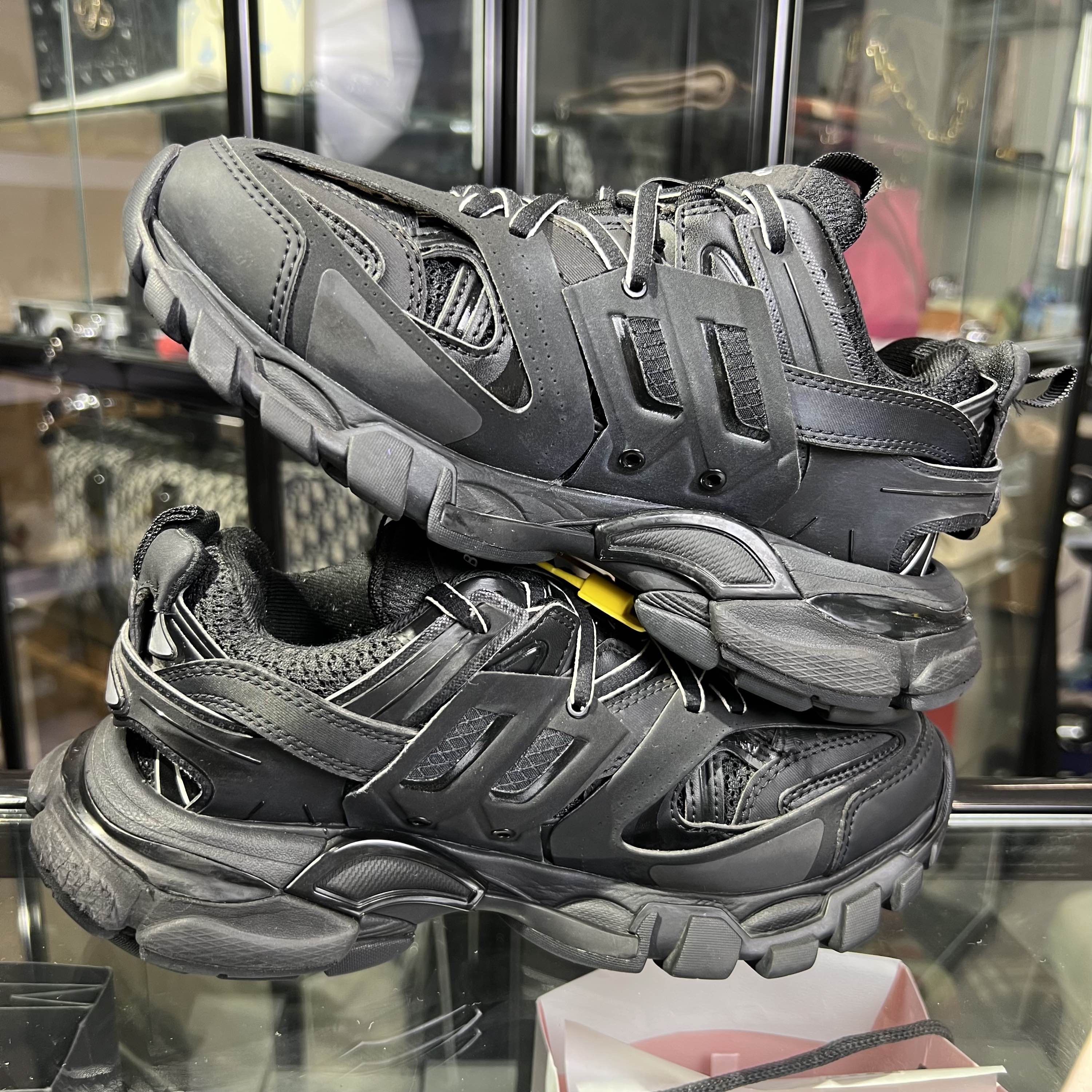 Balenciaga Balenciaga Track Low-Top Sneakers Size 36 Size US 6 / IT 36 - 9 Thumbnail