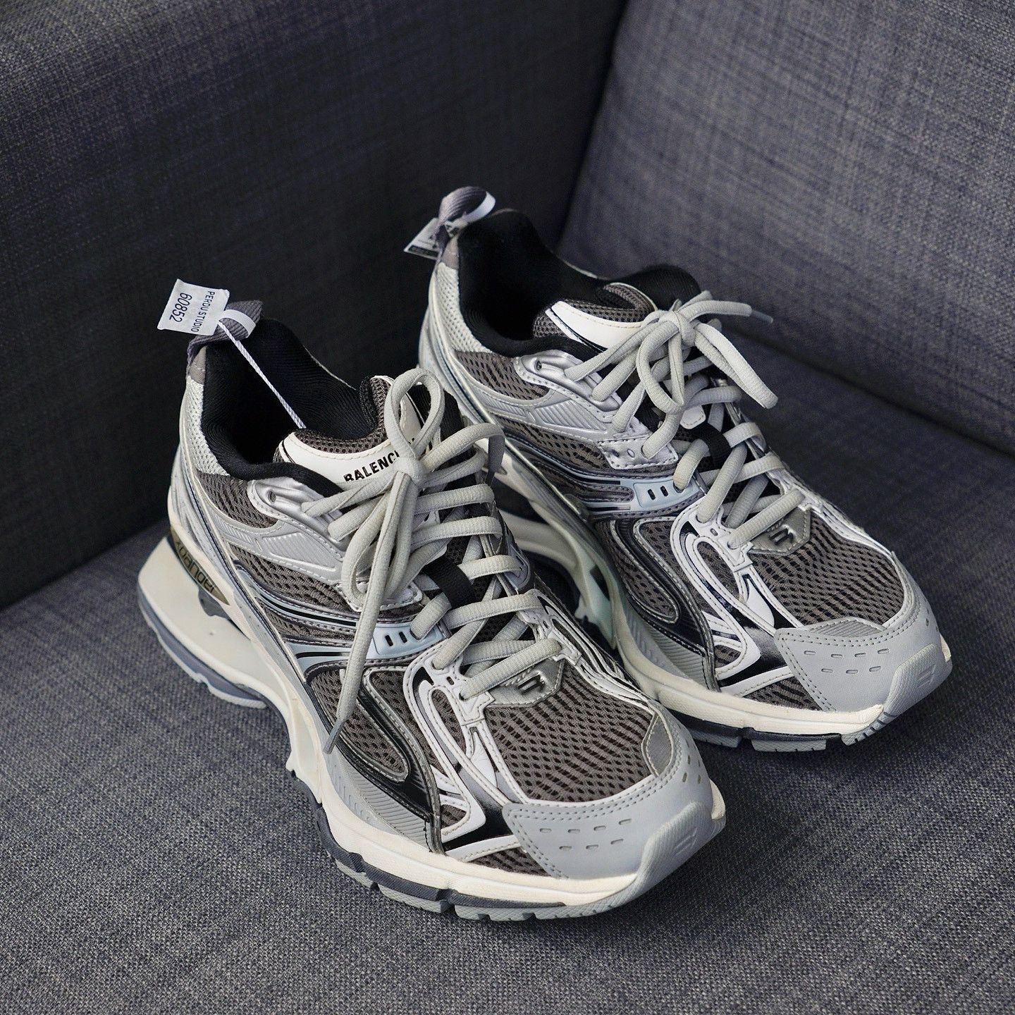 Balenciaga Balenciaga X-Pander Low-Top Sneakers Size 37 Size US 7 / IT 37 - 7 Thumbnail
