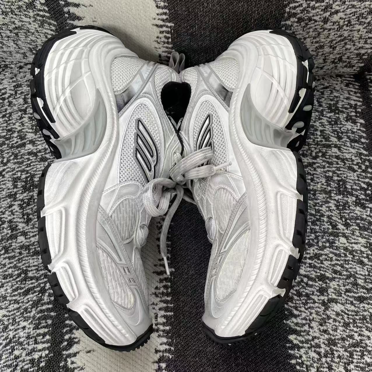 Balenciaga Balenciaga 10XL Low-Top Sneakers Size 9 Size US 9 / EU 42 - 10 Thumbnail