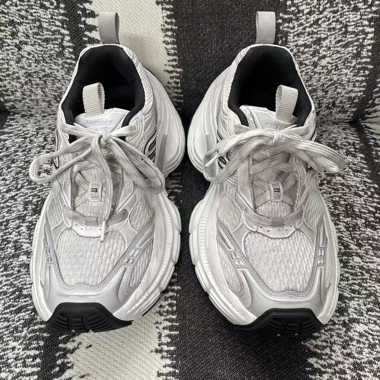 Balenciaga Balenciaga 10XL Low-Top Sneakers Size 9 Size US 9 / EU 42 - 2 Thumbnail
