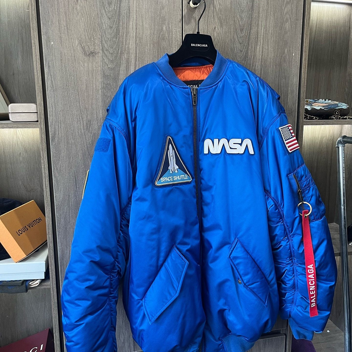 Balenciaga Balenciaga NASA Space Shuttle Bomber Jacket Size 46 Size US S / EU 44-46 / 1 - 5 Thumbnail