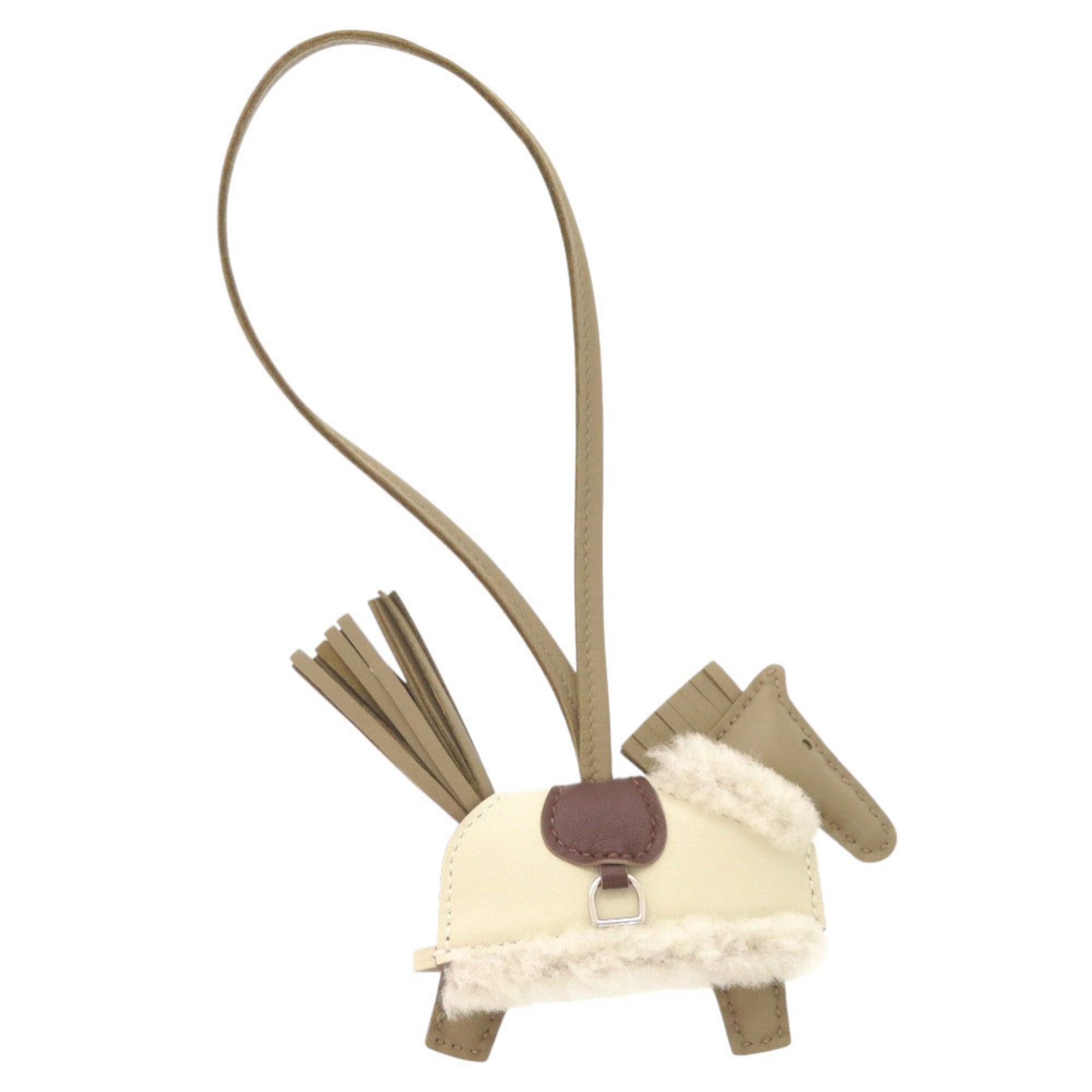 Hermes Hermes Robeo Plush PM, Veau Swift shearling, Anion beige, Malfa, Clé Terre, Ecru, K stamp (2025 production), accessory, bag charm, 0478 HERMES Rodeo PM Size ONE SIZE - 3 Thumbnail
