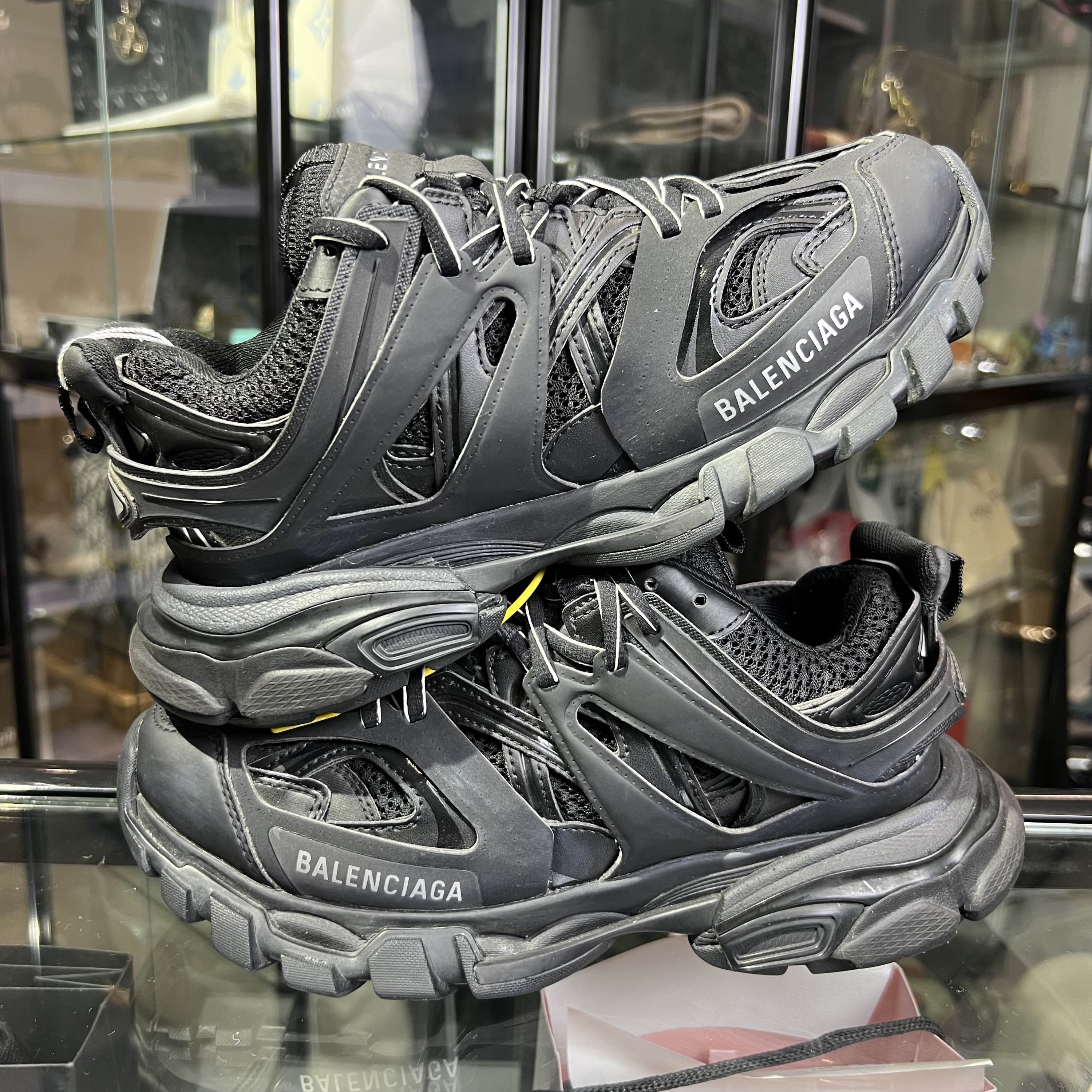 Balenciaga Balenciaga Track Low-Top Sneakers Size 37 Size US 7 / IT 37 - 7 Thumbnail