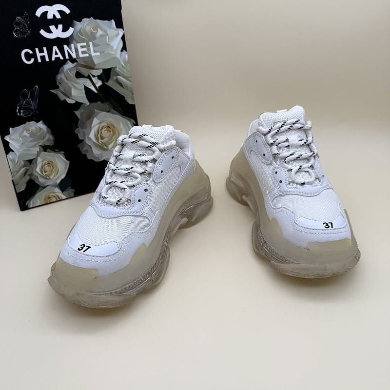 Balenciaga Balenciaga Triple S Clear Sole Sneakers White Size 37 Size US 7 / IT 37 - 8 Thumbnail