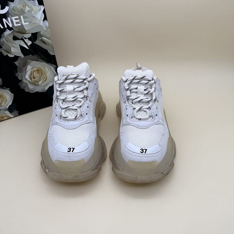 Balenciaga Balenciaga Triple S Clear Sole Sneakers White Size 37 Size US 7 / IT 37 - 2 Thumbnail
