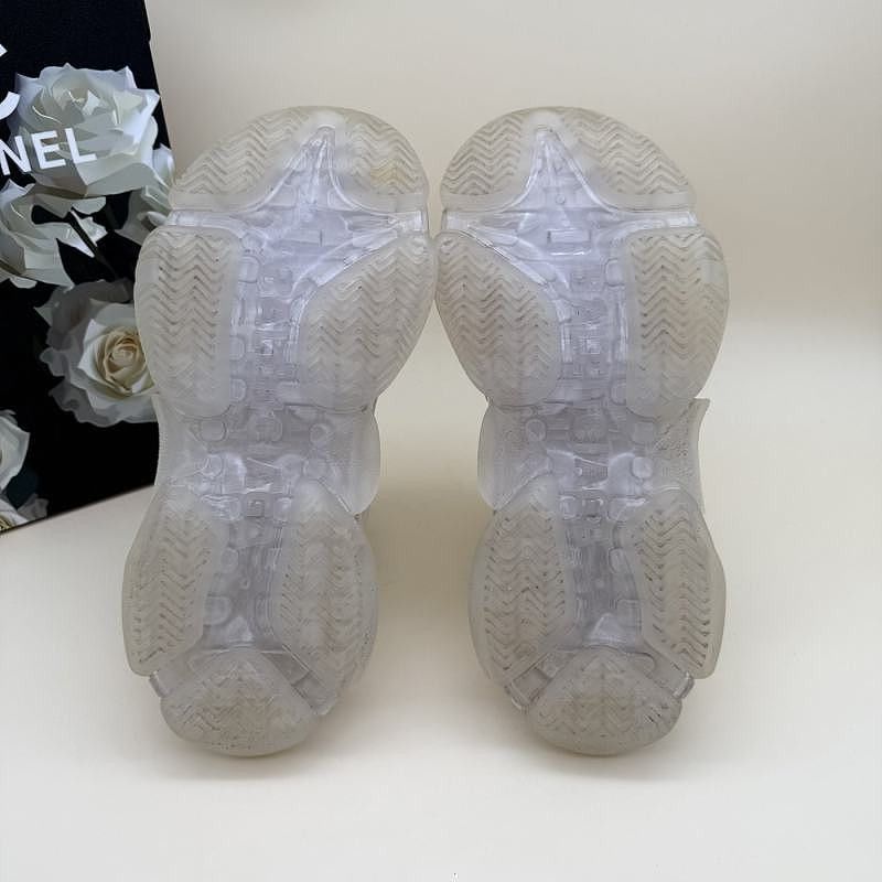 Balenciaga Balenciaga Triple S Clear Sole Sneakers White Size 37 Size US 7 / IT 37 - 4 Thumbnail