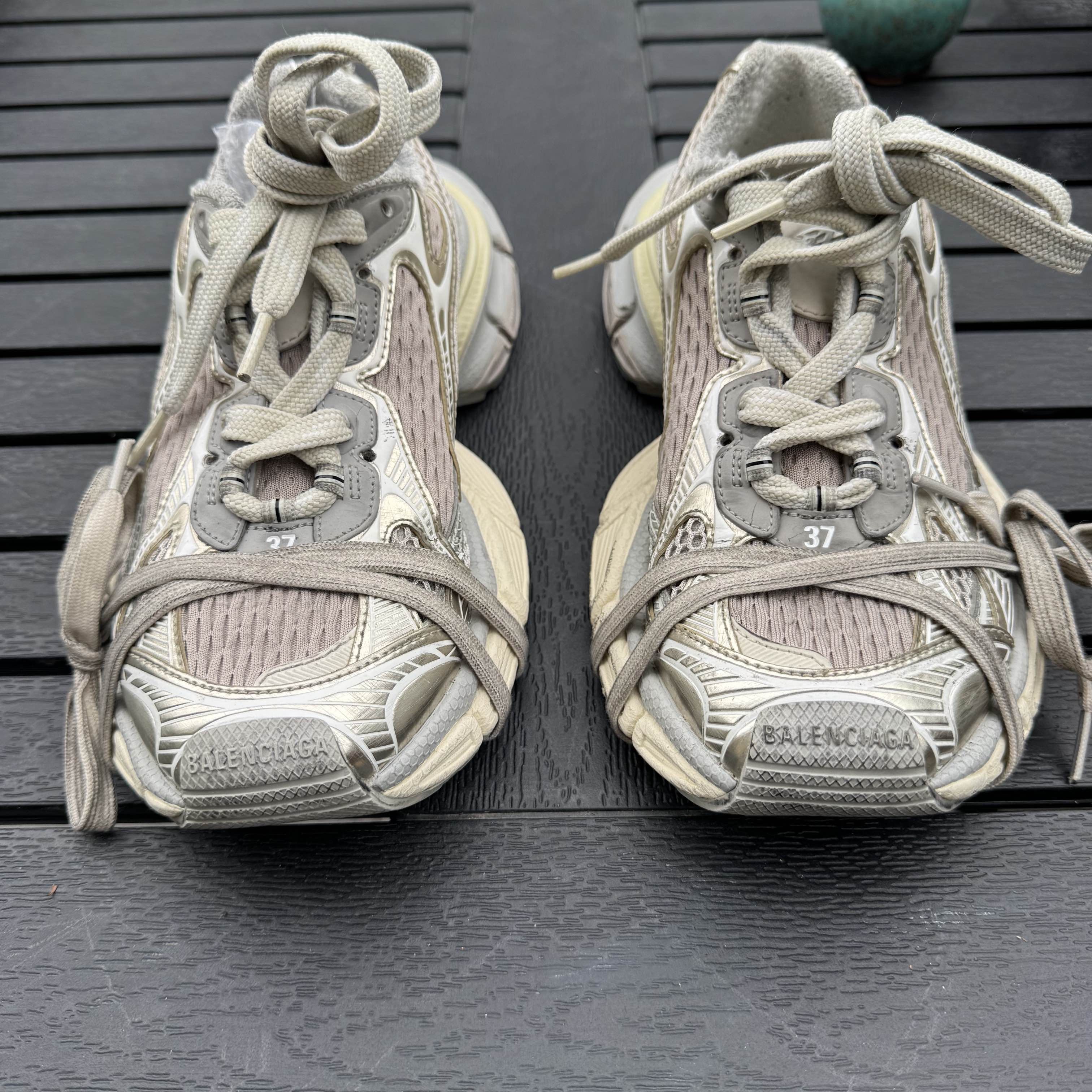 Balenciaga Balenciaga 3XL Low-Top Sneakers Beige Size 37 Size US 7 / IT 37 - 2 Thumbnail