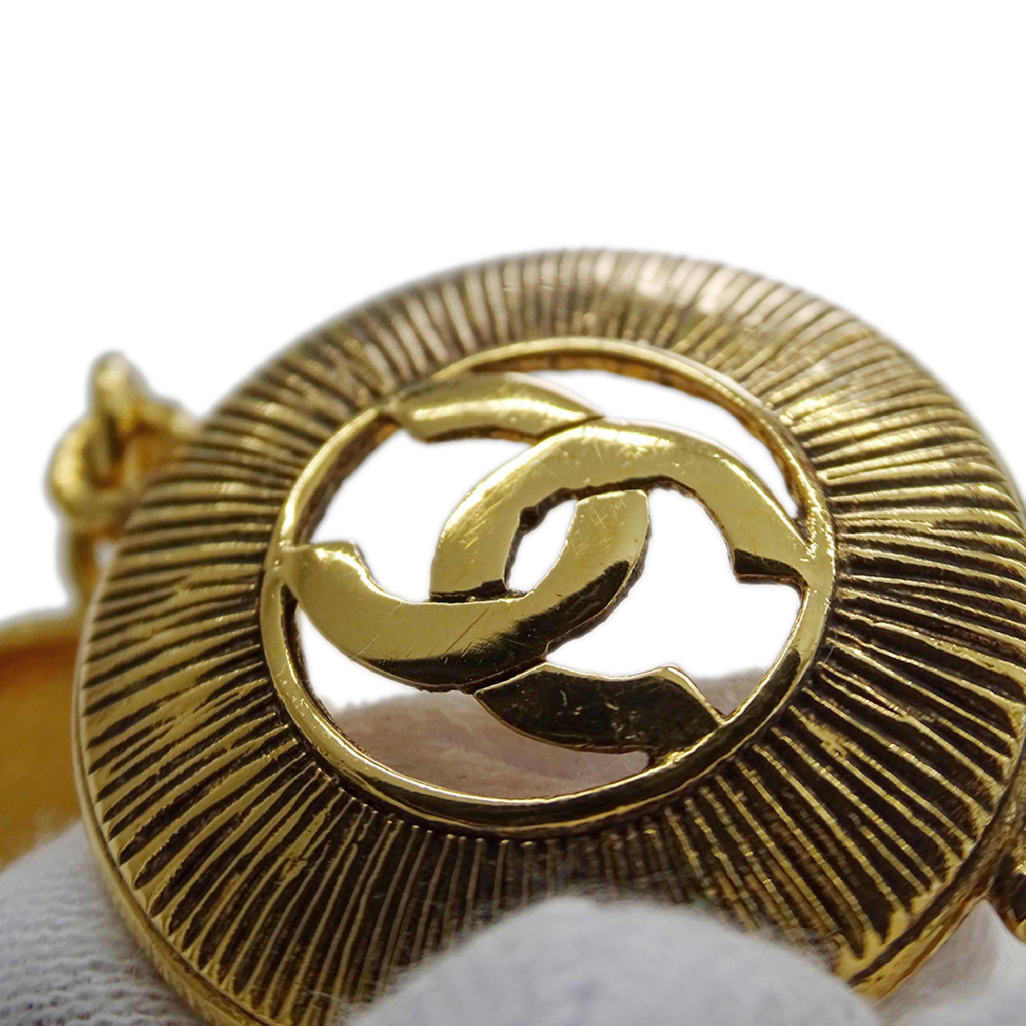Chanel Chanel bracelet for women, gold, Coco Mark circle design. Size ONE SIZE - 9 Thumbnail