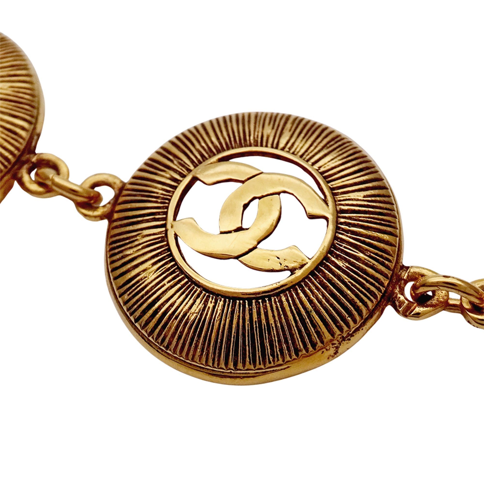 Chanel Chanel bracelet for women, gold, Coco Mark circle design. Size ONE SIZE - 5 Thumbnail