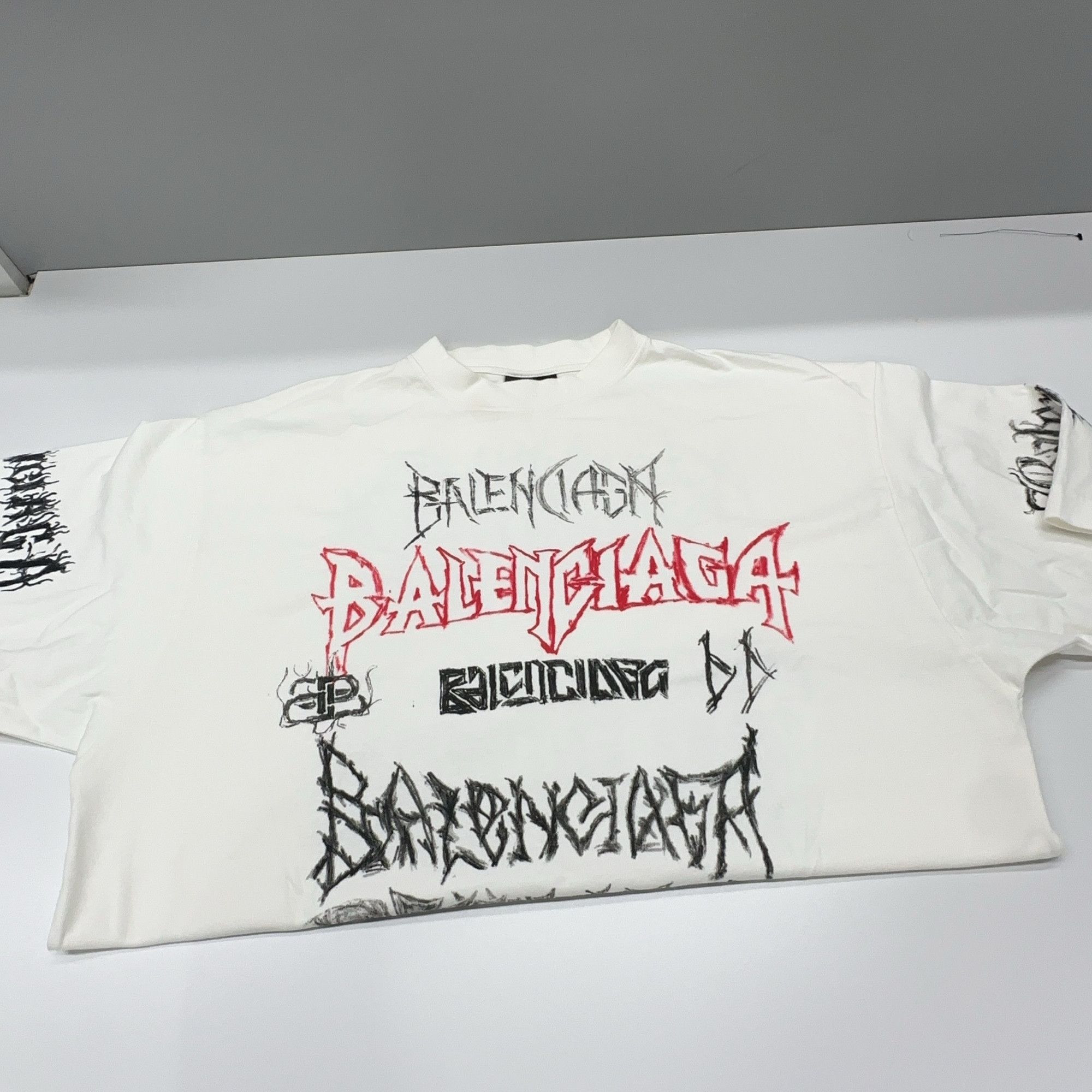 Balenciaga Balenciaga Graphic Logo T-Shirt Size XS Size US XS / EU 42 / 0 - 7 Thumbnail