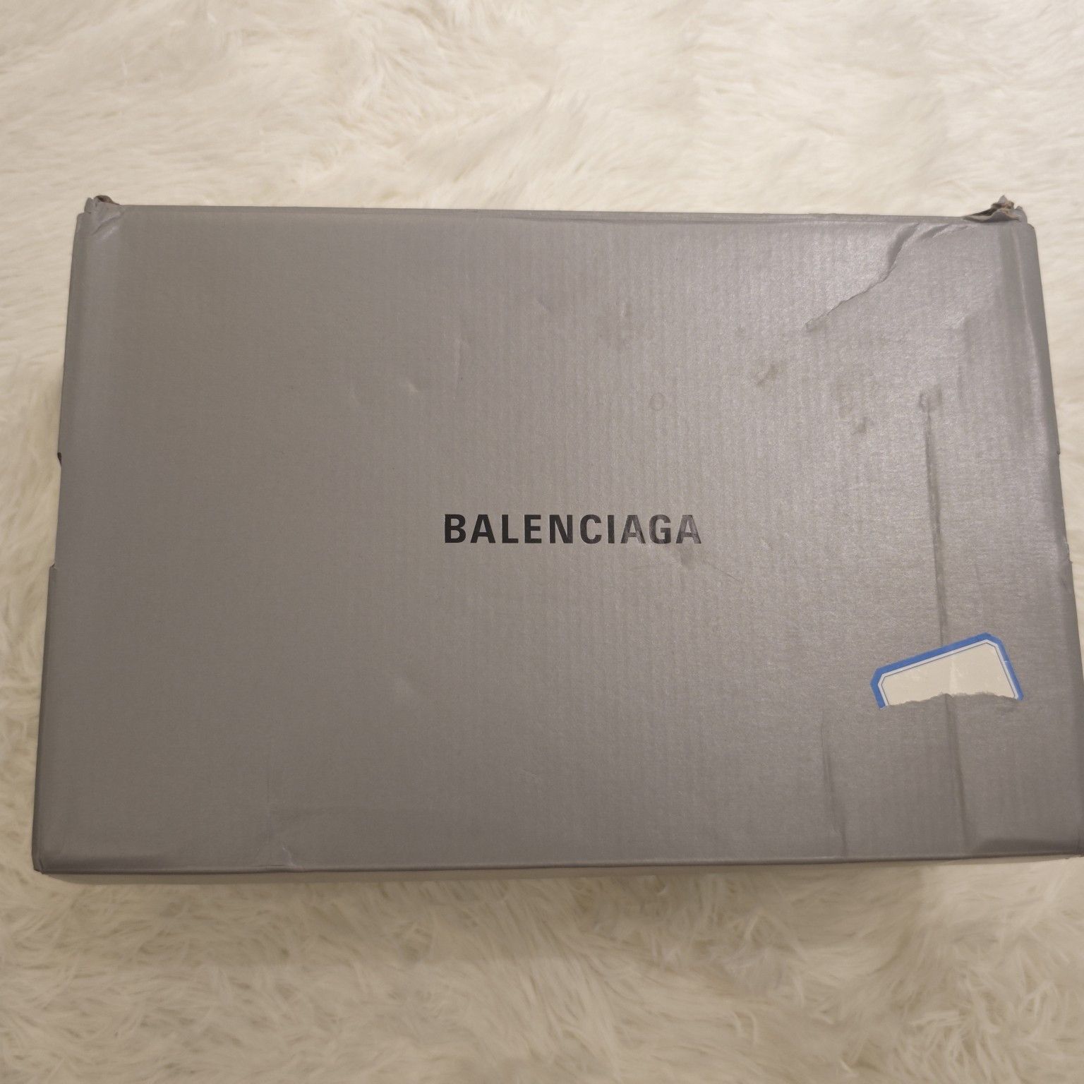 Balenciaga Balenciaga Worn-Out Low-Top Sneakers Size 35 Size US 5 / IT 35 - 6 Thumbnail