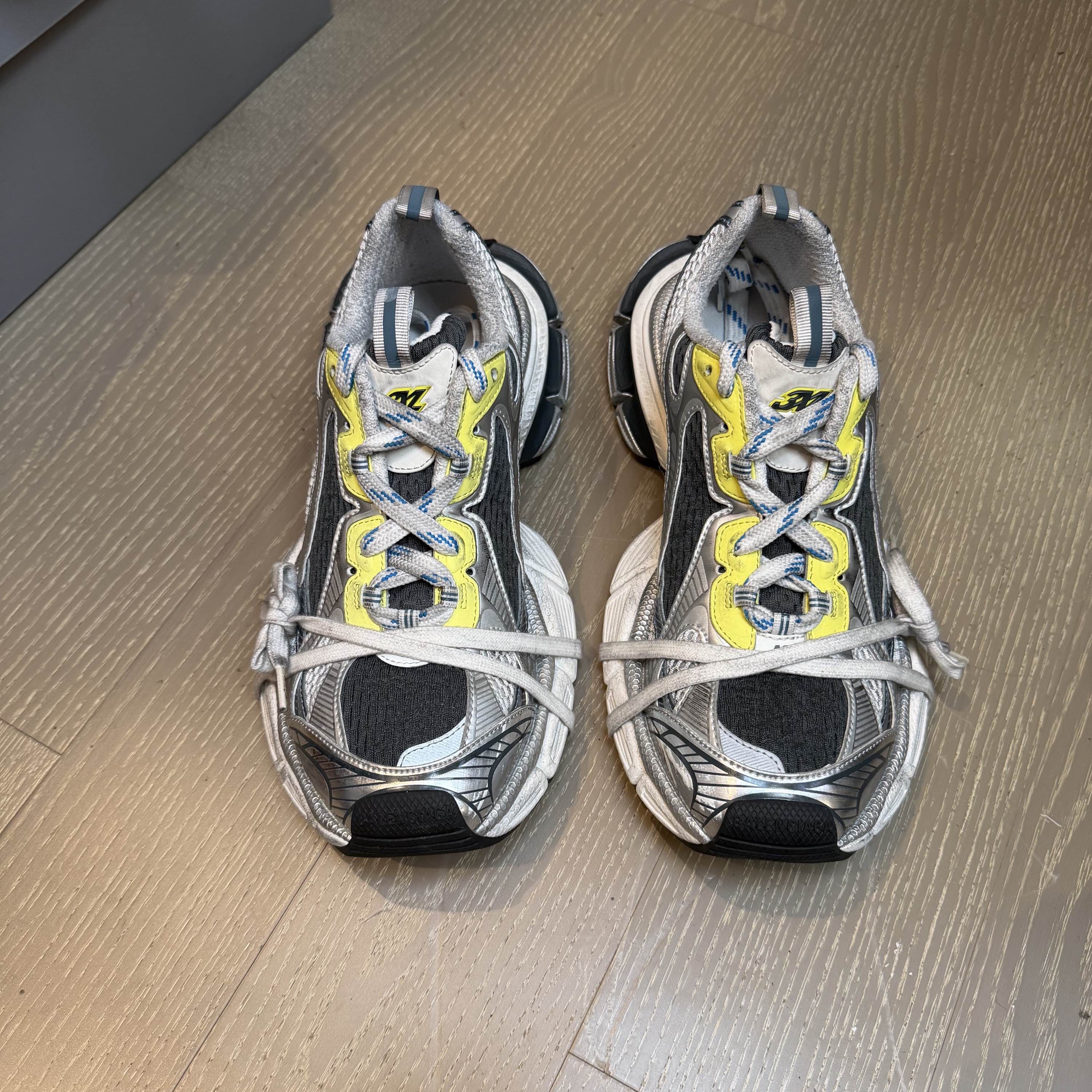 Balenciaga Balenciaga 3XL Low-Top Sneakers Gray Size 9 Size US 9 / EU 42 - 2 Thumbnail