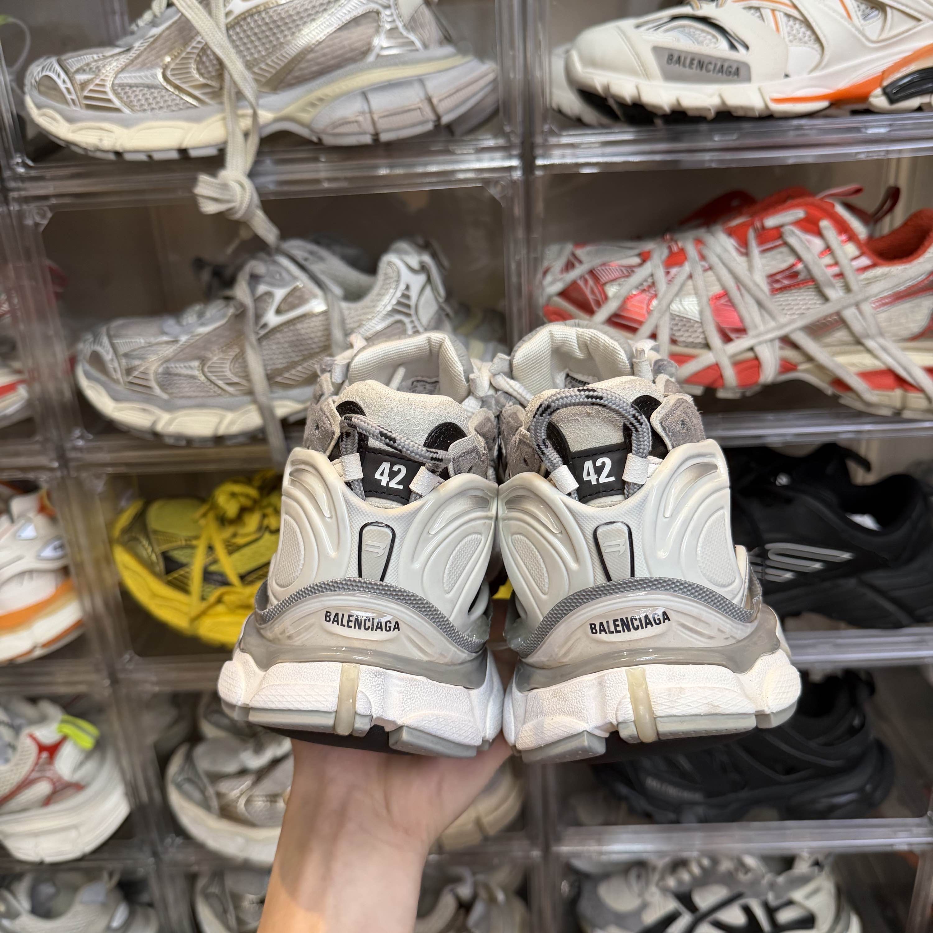 Balenciaga Balenciaga Runner Sneakers Size 42 Size US 9 / EU 42 - 3 Thumbnail