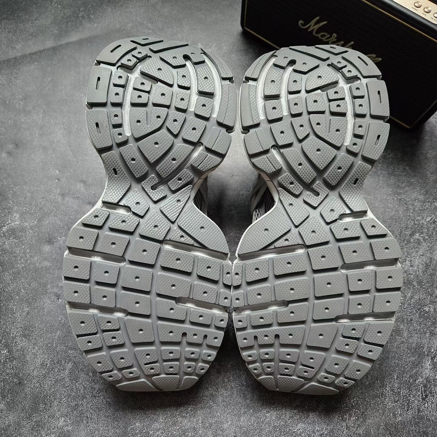 Balenciaga Balenciaga 3XL Low-Top Sneakers Gray Size 9 Size US 9 / EU 42 - 4 Thumbnail