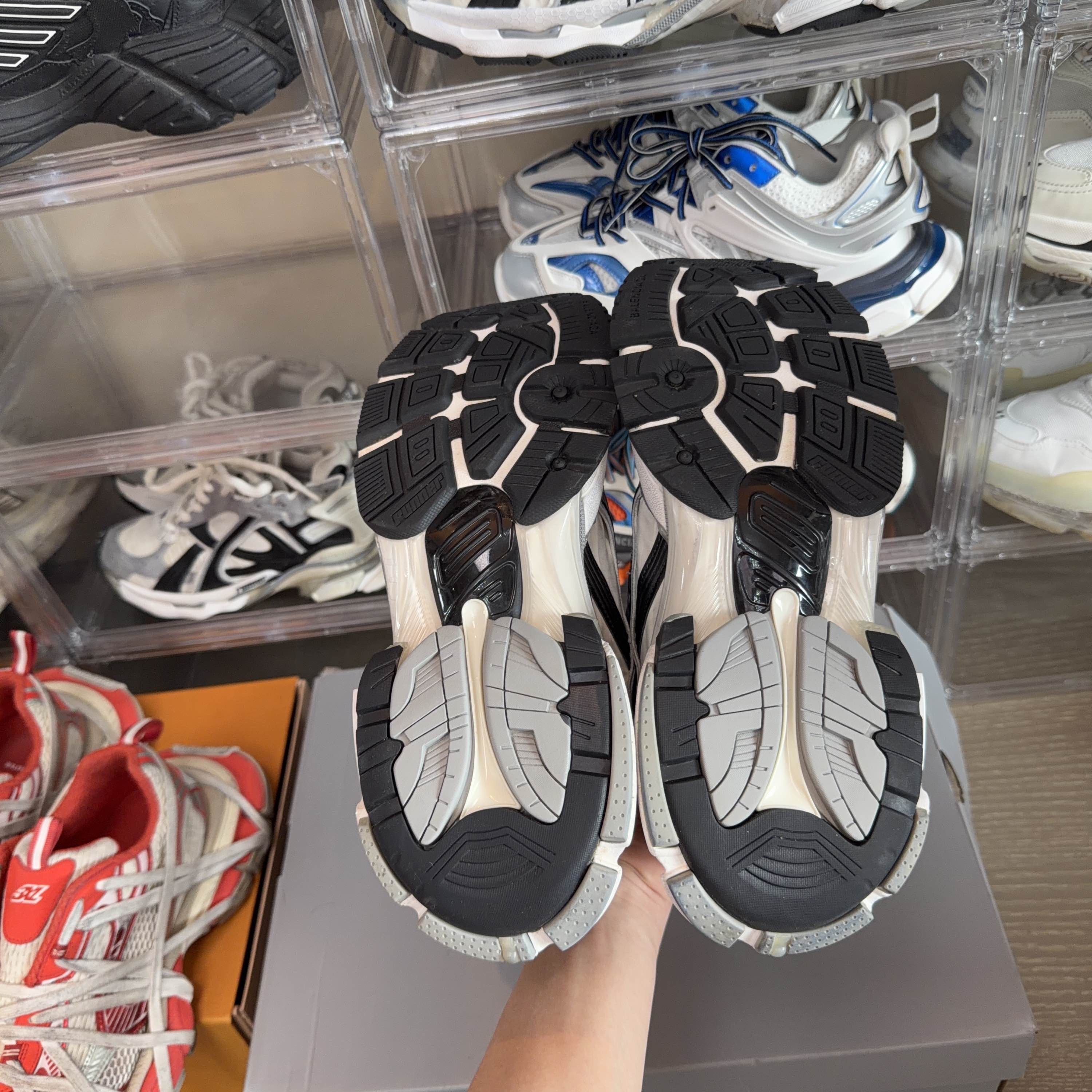 Balenciaga Balenciaga Runner Sneakers Size 7 Size US 7 / EU 40 - 4 Thumbnail