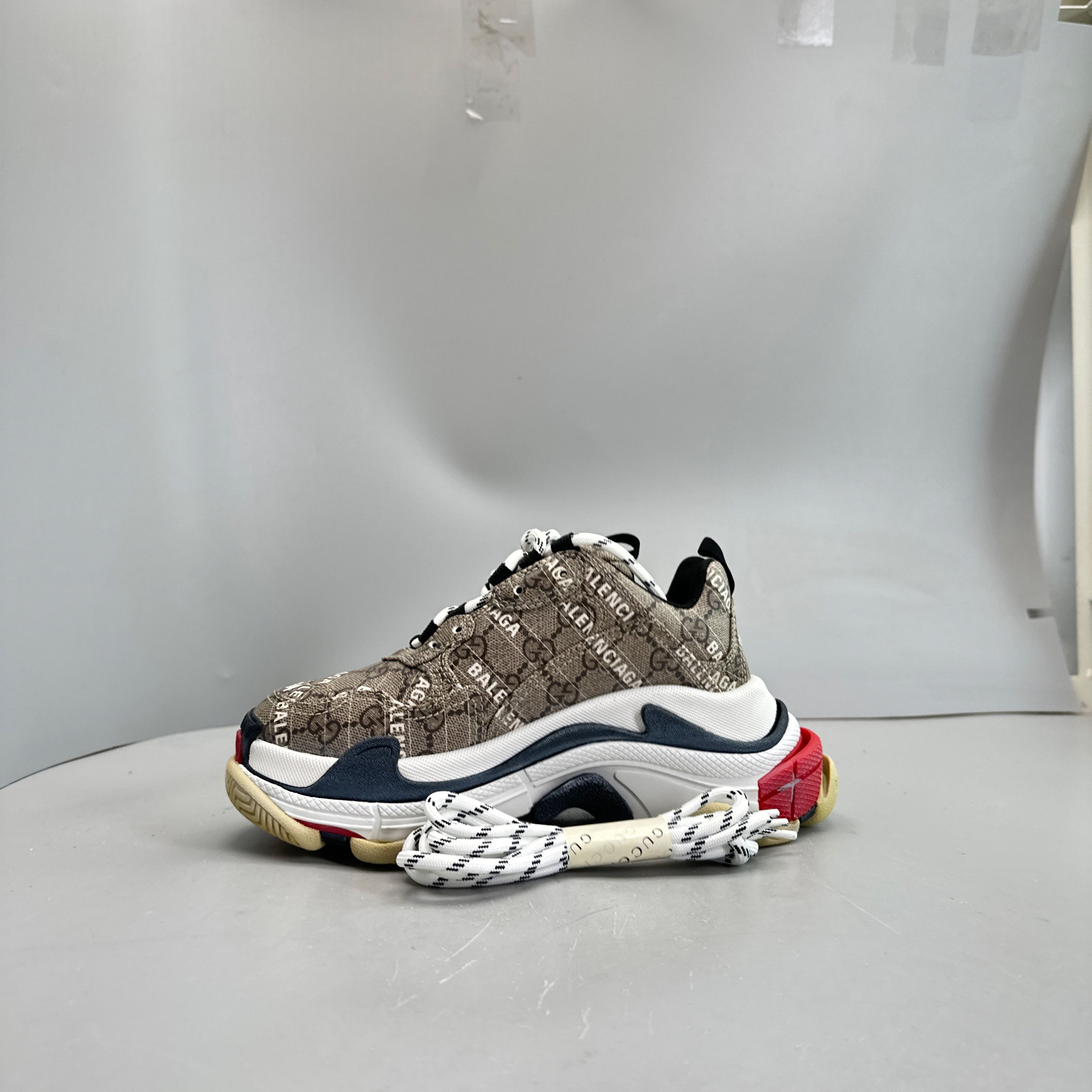 Balenciaga × Gucci Balenciaga x Gucci Triple S Sneakers Size 34 Size US 4 / IT 34 - 10 Thumbnail