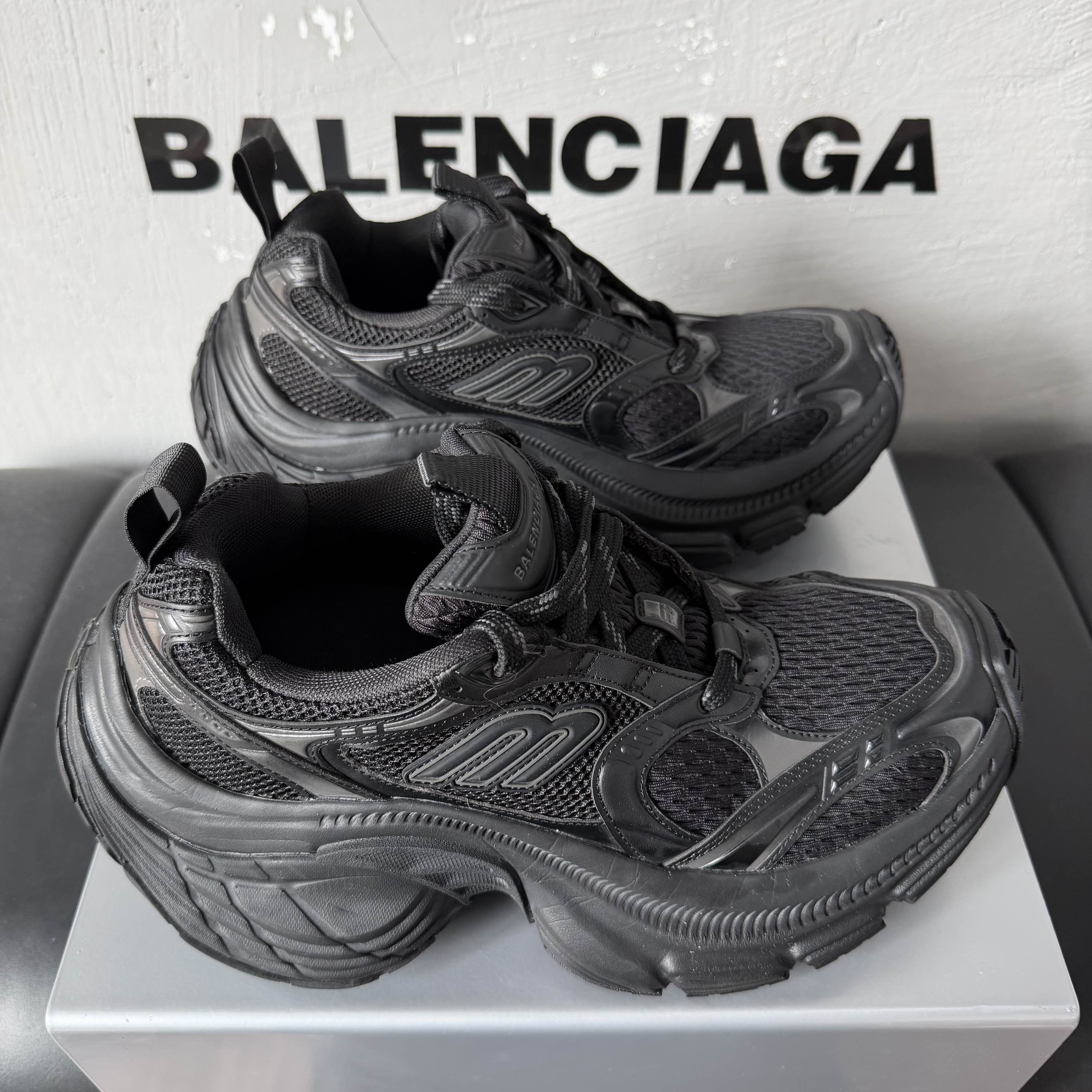 Balenciaga Balenciaga 10XL Low-Top Sneakers Size US 6 / EU 39 Size US 6 / EU 39 - 7 Thumbnail