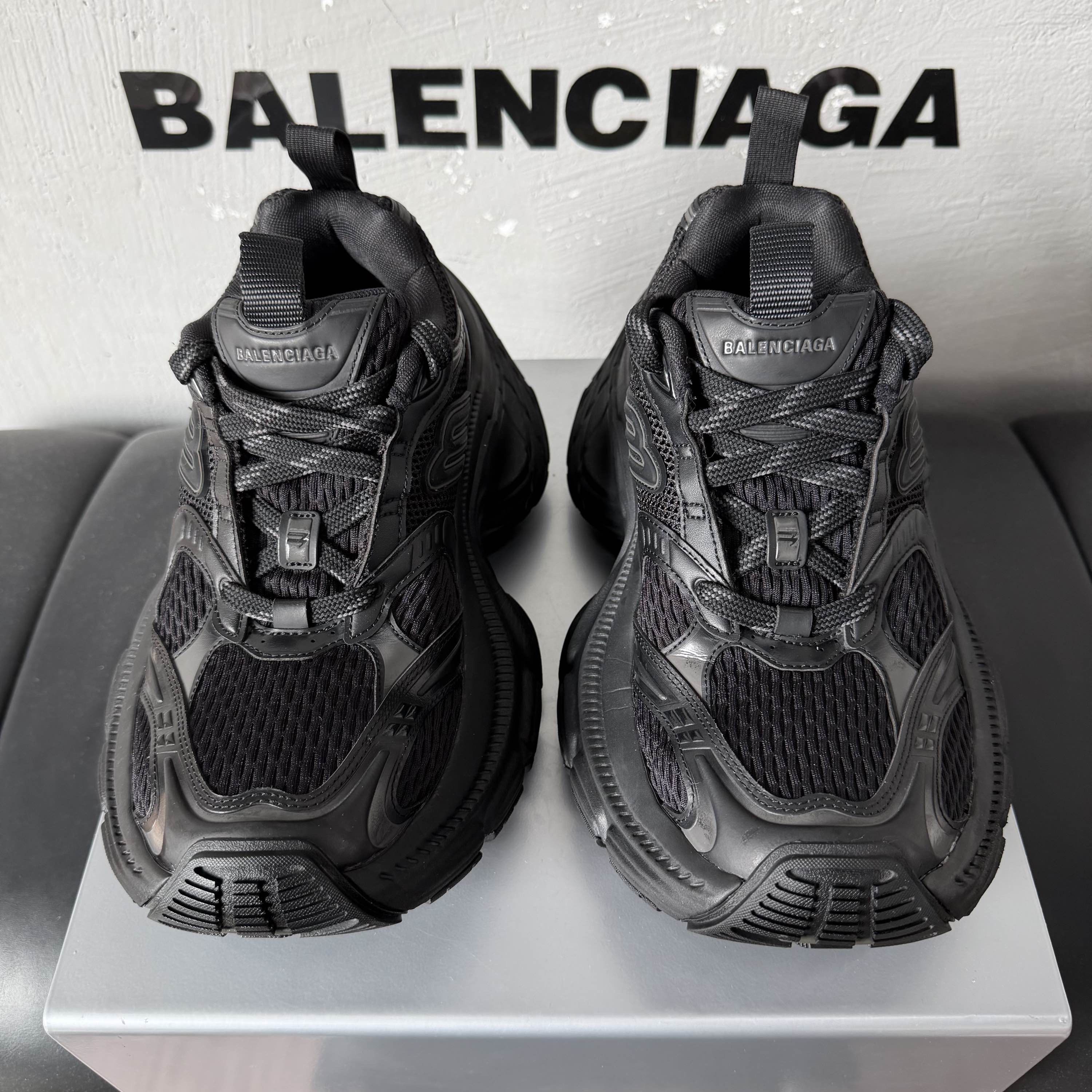 Balenciaga Balenciaga 10XL Low-Top Sneakers Size US 6 / EU 39 Size US 6 / EU 39 - 2 Thumbnail